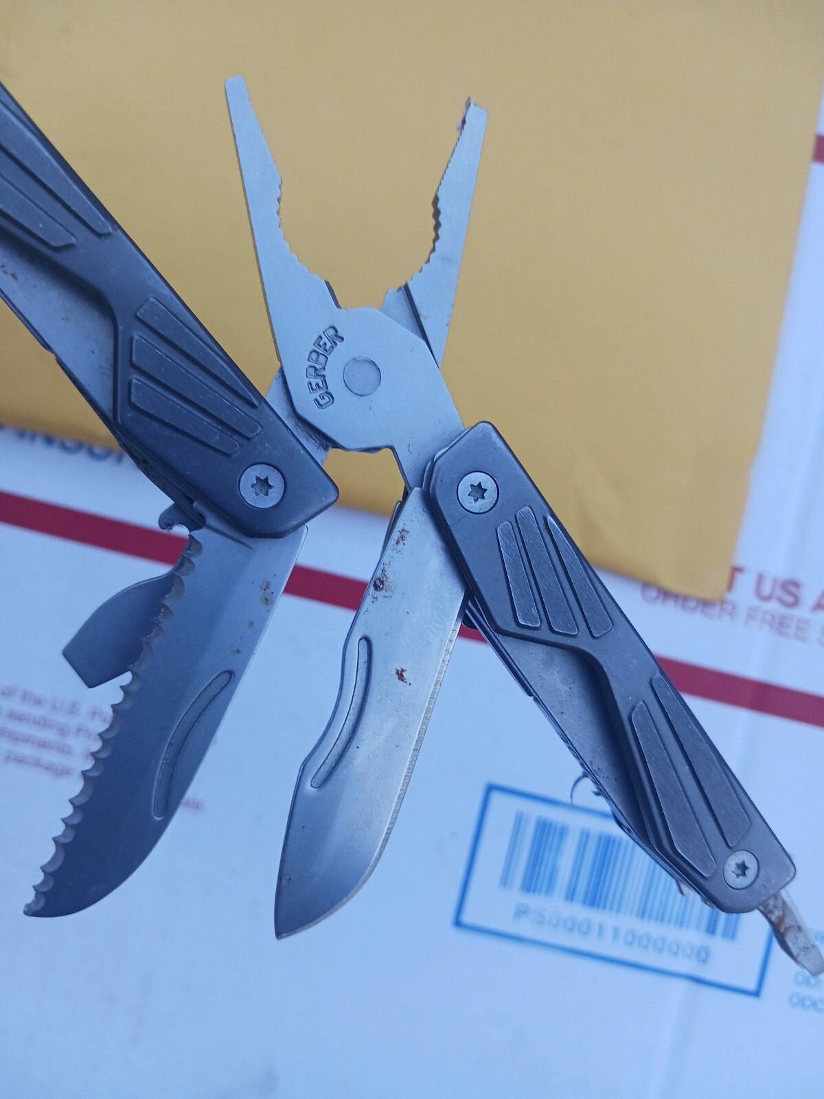 Gerber BG Multi Tool ( Mini Muti Tool )