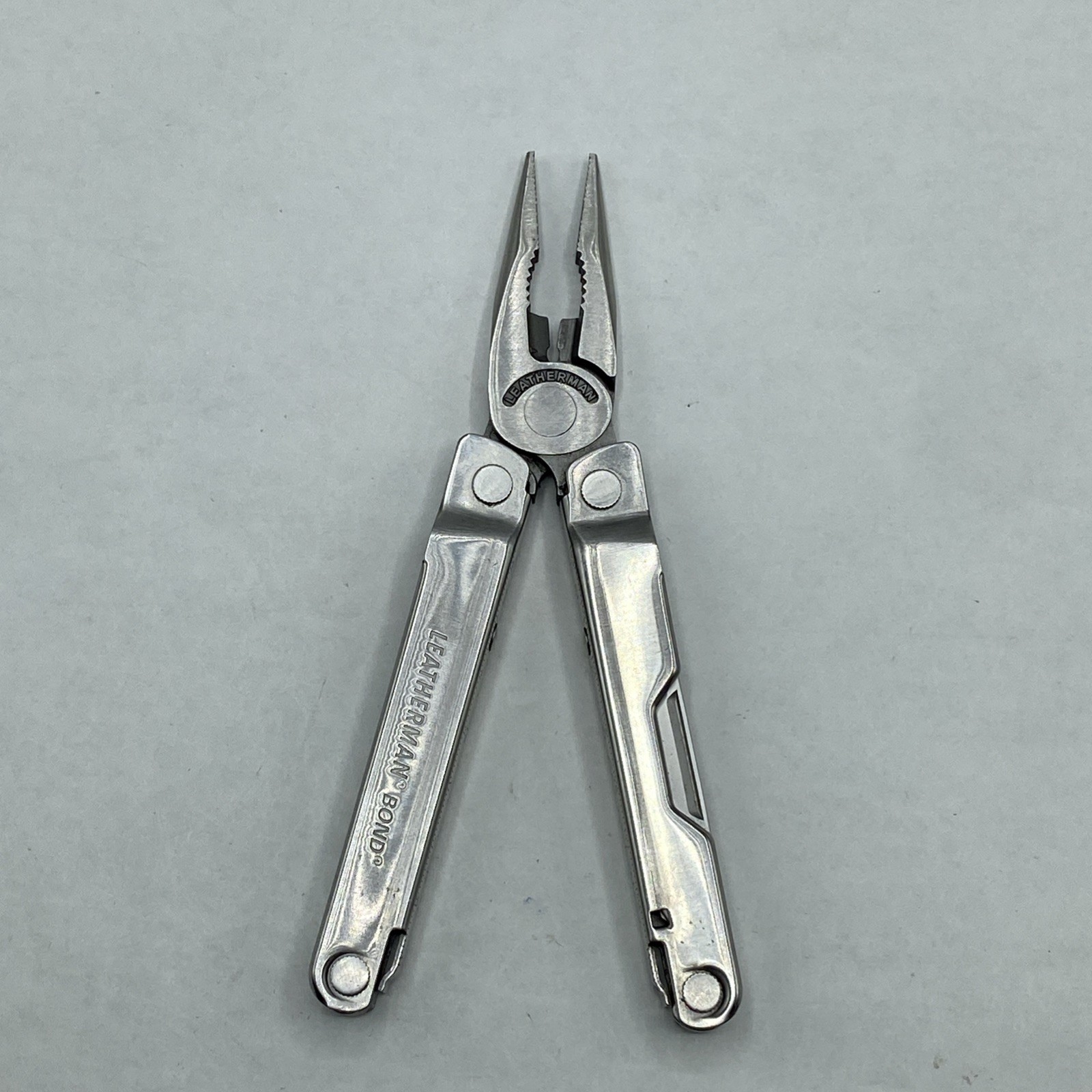 Leatherman Bond Multi Tool – Silver