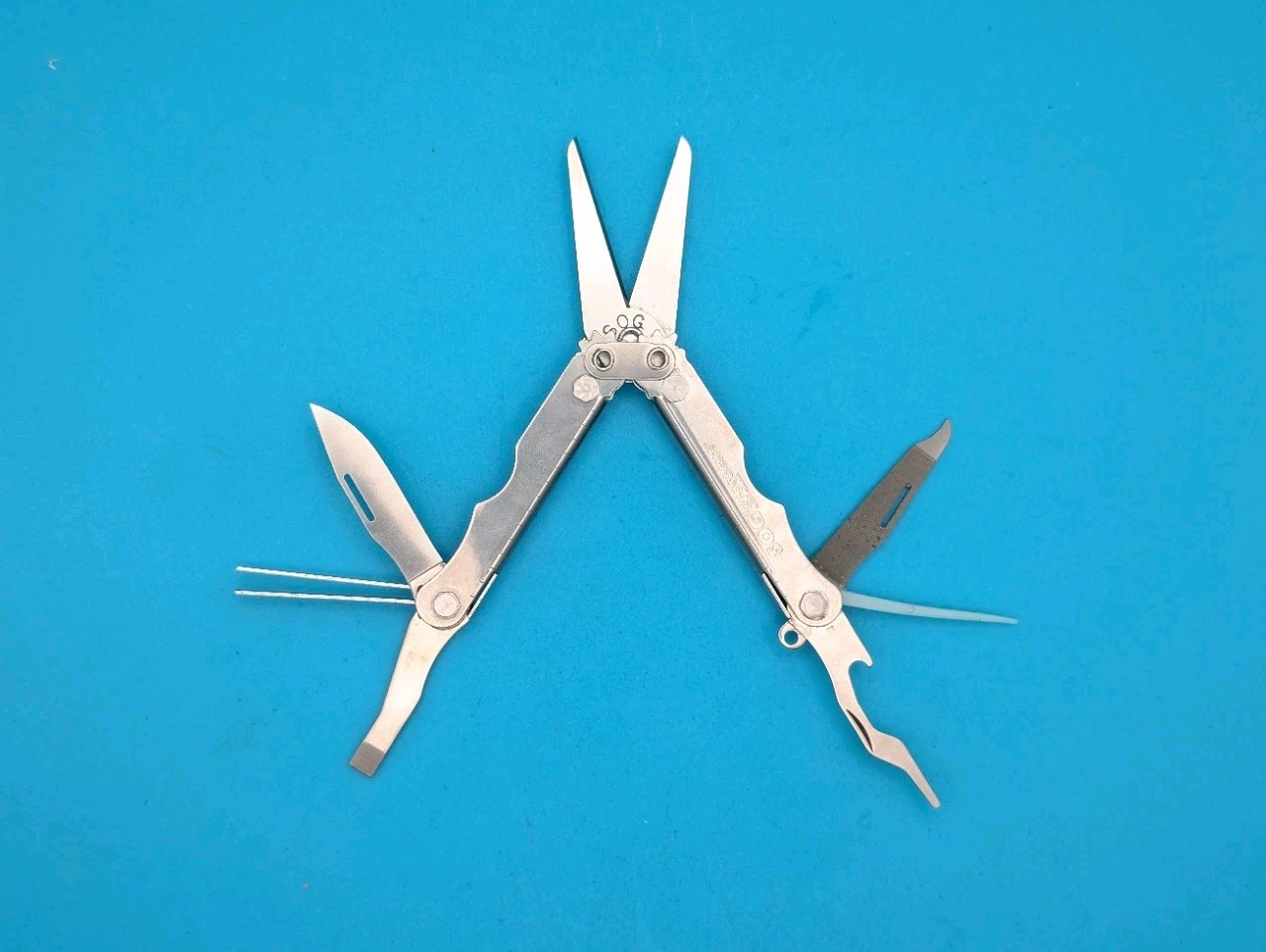 SOG Crosscut Multitool Knife! WITH SHEATH!