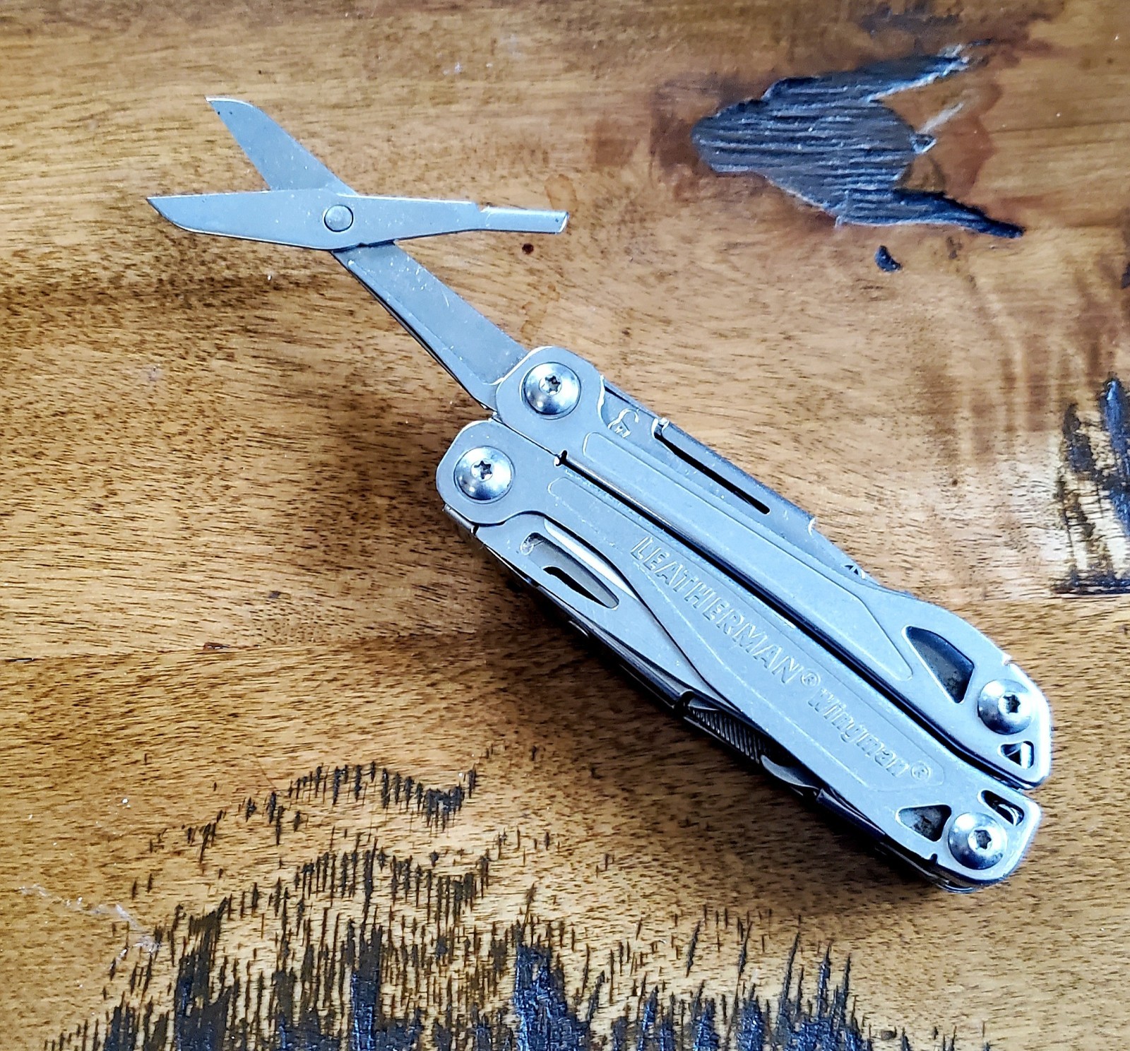 Leatherman Wingman Multi Tool Pliers, Knife, Scissors, Stainless Steel 14 tools