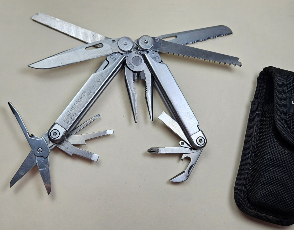 Leatherman Wave Original Multi Tool Knife Pliers with sheath Excellent