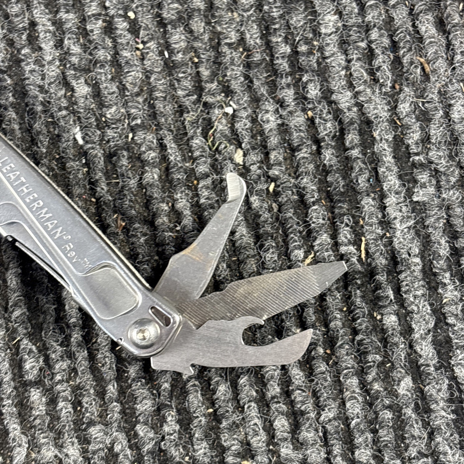 Leatherman Rev 3.8″ Multi-Tool, Stainless! USED (046)