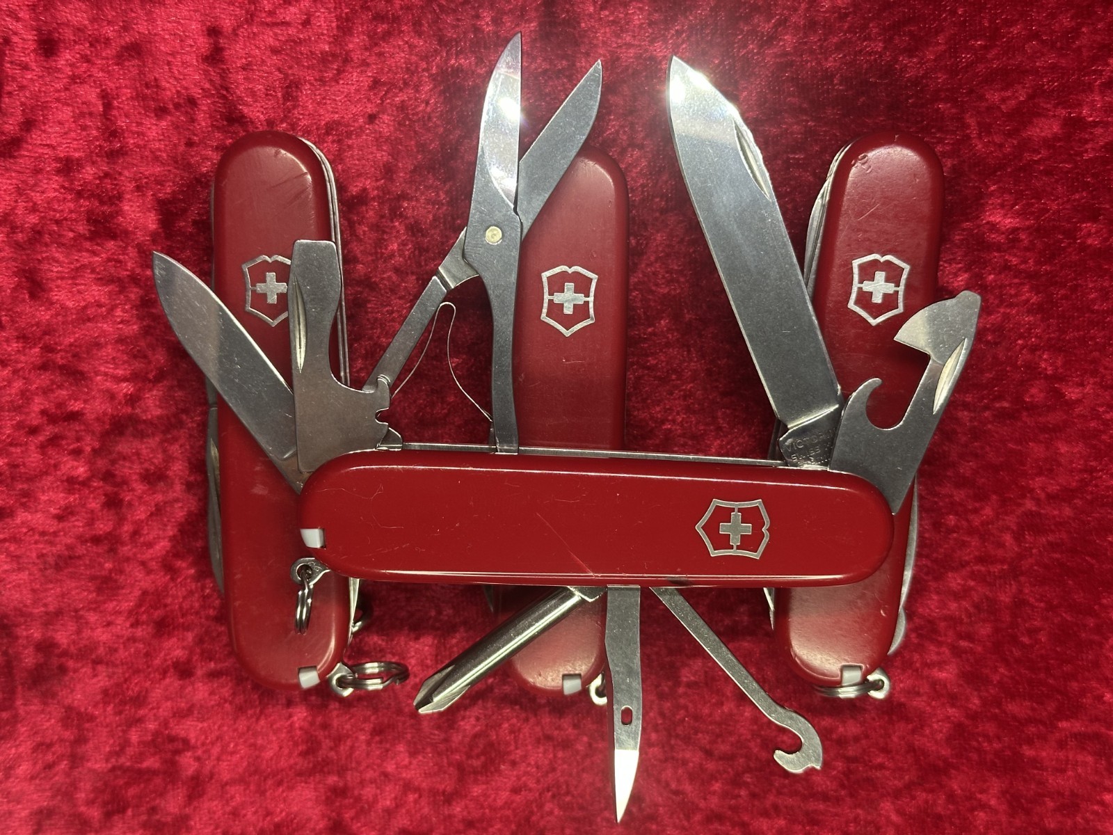 Victorinox Super Tinker Red Swiss Army Knife 11 Tool 3 Layer Random Pick (186)