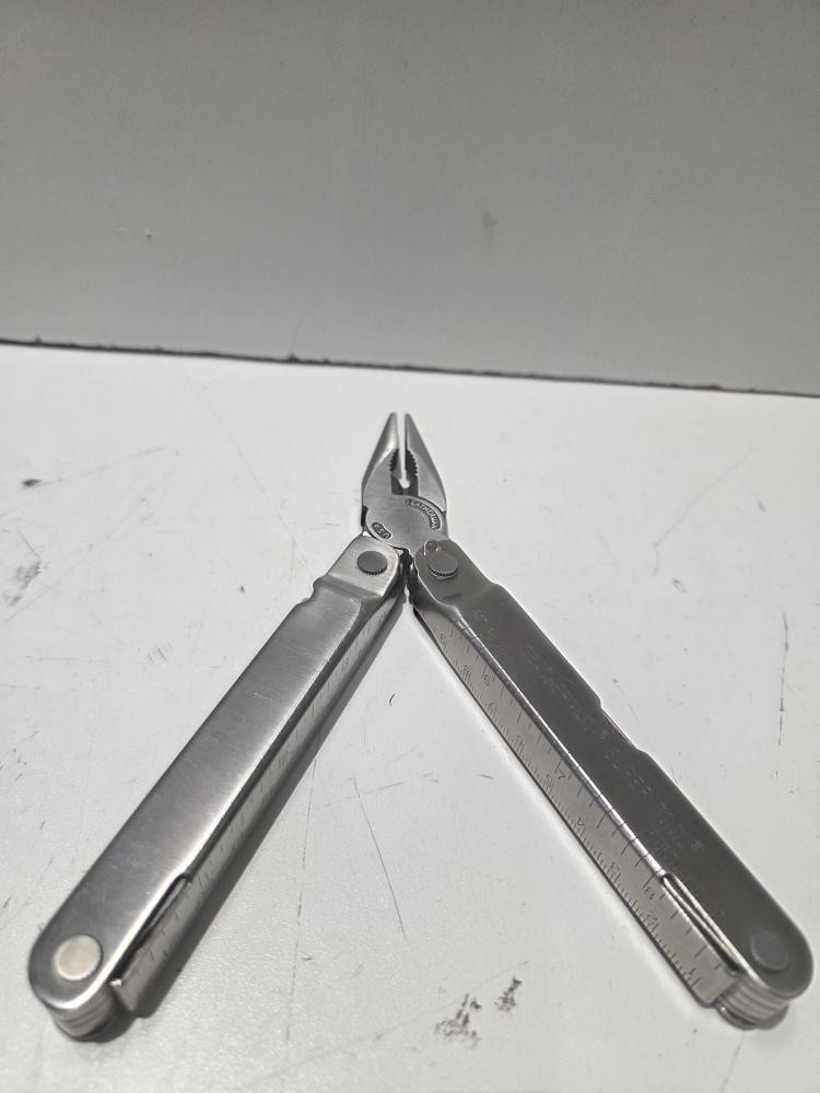 Leatherman Multi-Tool Super Tool – Very Good Condition (P22015991)
