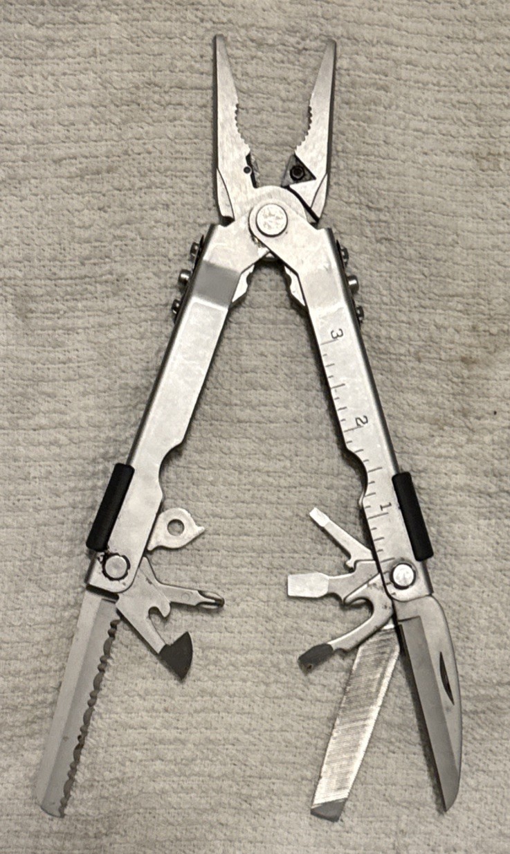 Gerber Multi-Plier 600 MP 600 ProScout Double Blade Carbide Multi Tool