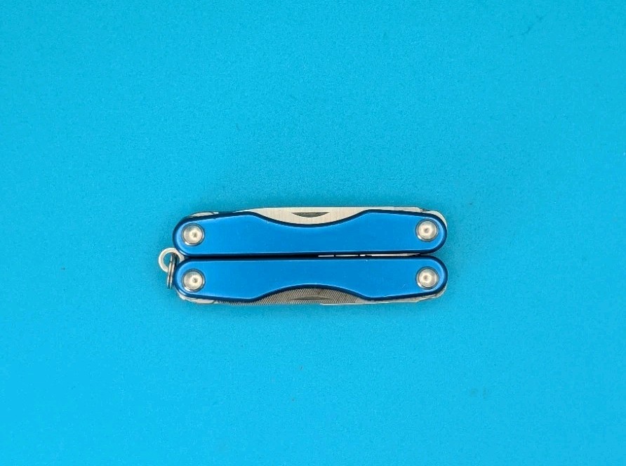 Leatherman Squirt P4 Multi-Tool, Key Ring, Retired, BLUE!