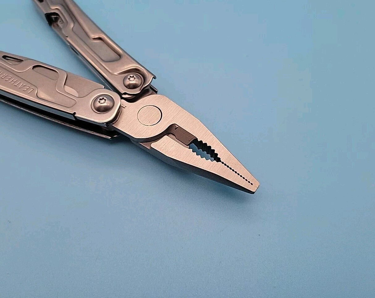 Leatherman Rev Multi-Tool – Pliers, Knife, Screwdrivers, Can Opener, File