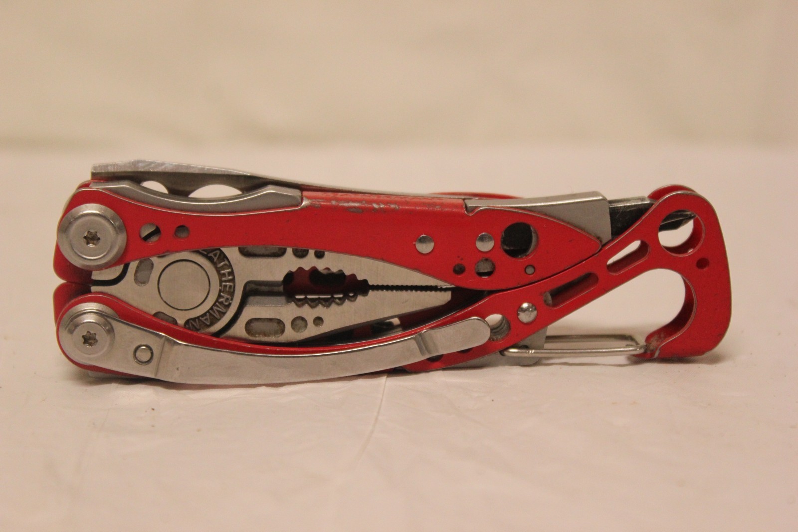 Leatherman Skeletool RX Multi-Tool Knife Pliers Combo Blade Driver Bits RED J42