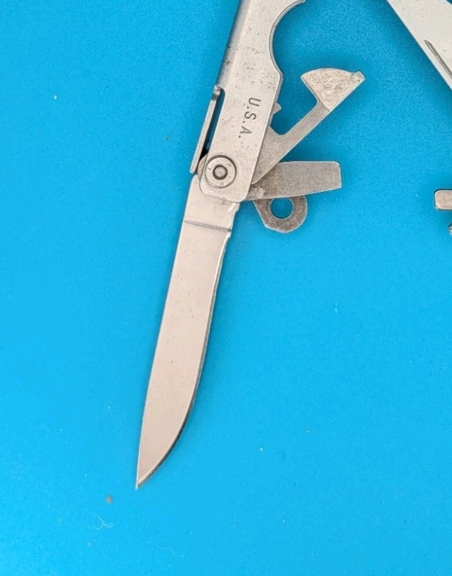 Vintage Gerber Stainless Steel Bluntnose MP400 Multi-Tool Pliers! With Sheath!