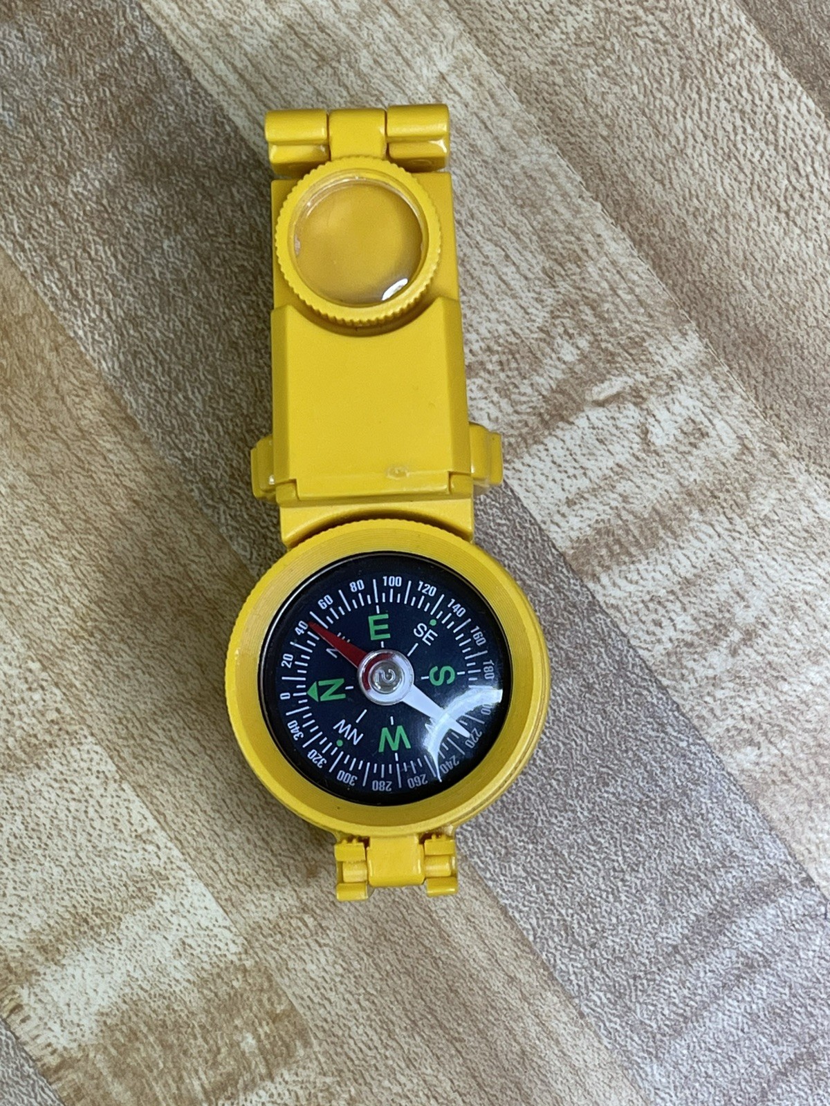 Ultimate Survival Explorer’s Multi-Functional Plastic Tool Compass/Binoculars