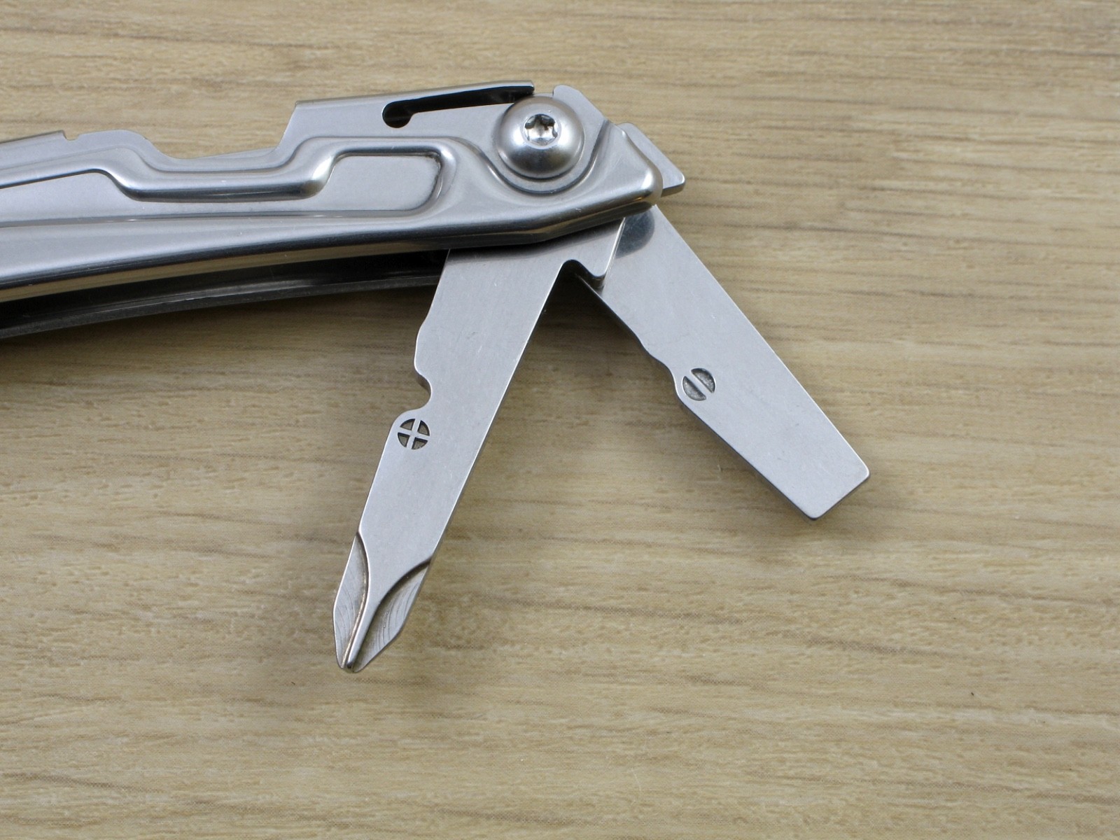 Leatherman Rev Multi-Tool, Knife, Pliers, Stainless, USA – VG