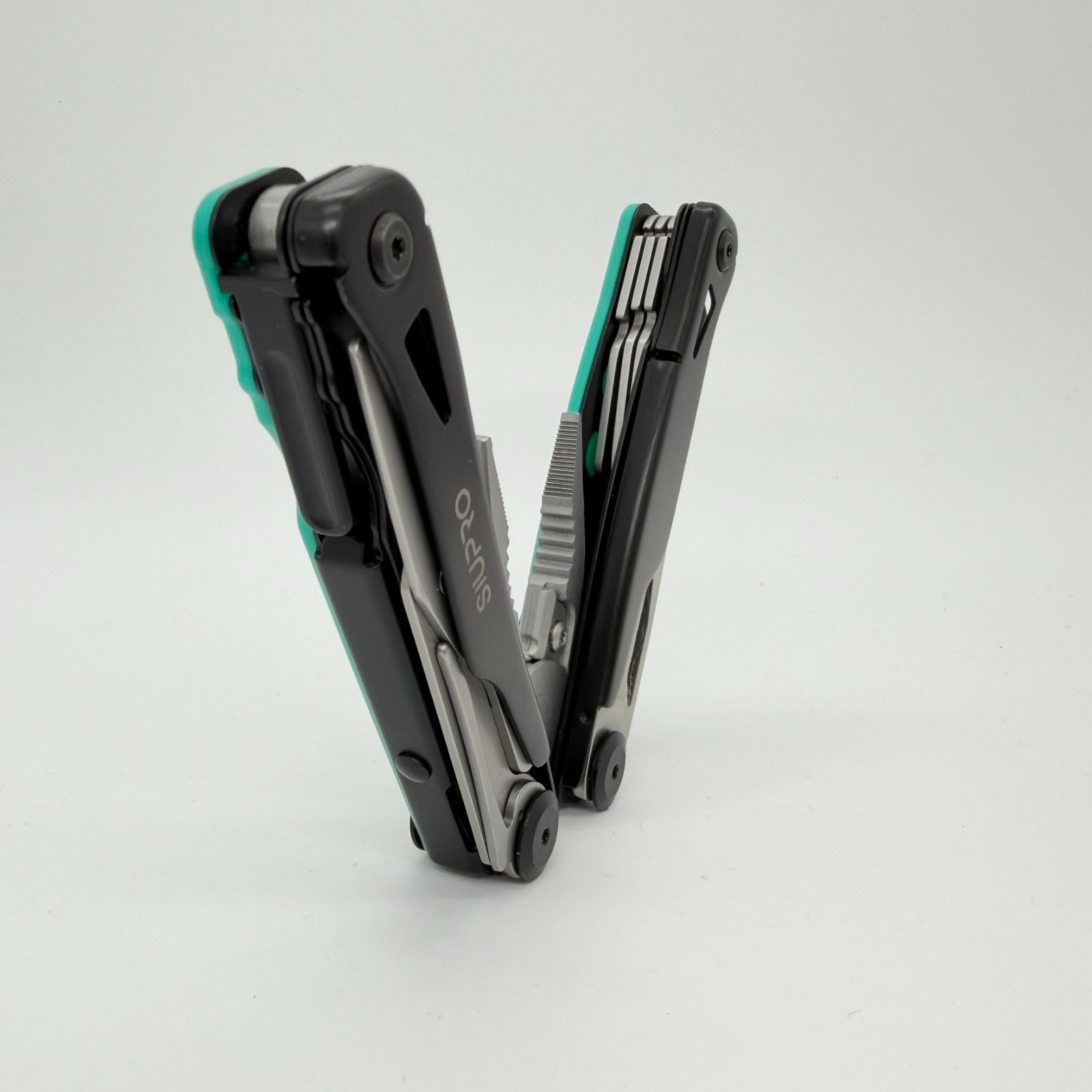 SIUPRO 18-in-1 Tactical Multi-Tool Black Stainless Steel Folding Pliers Sheath