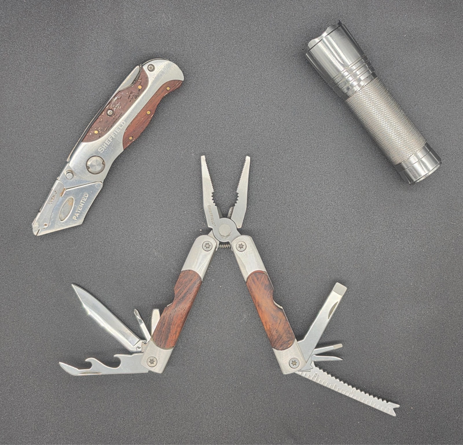 Sheffield multi tool gift box set with box cutter and led flashlight