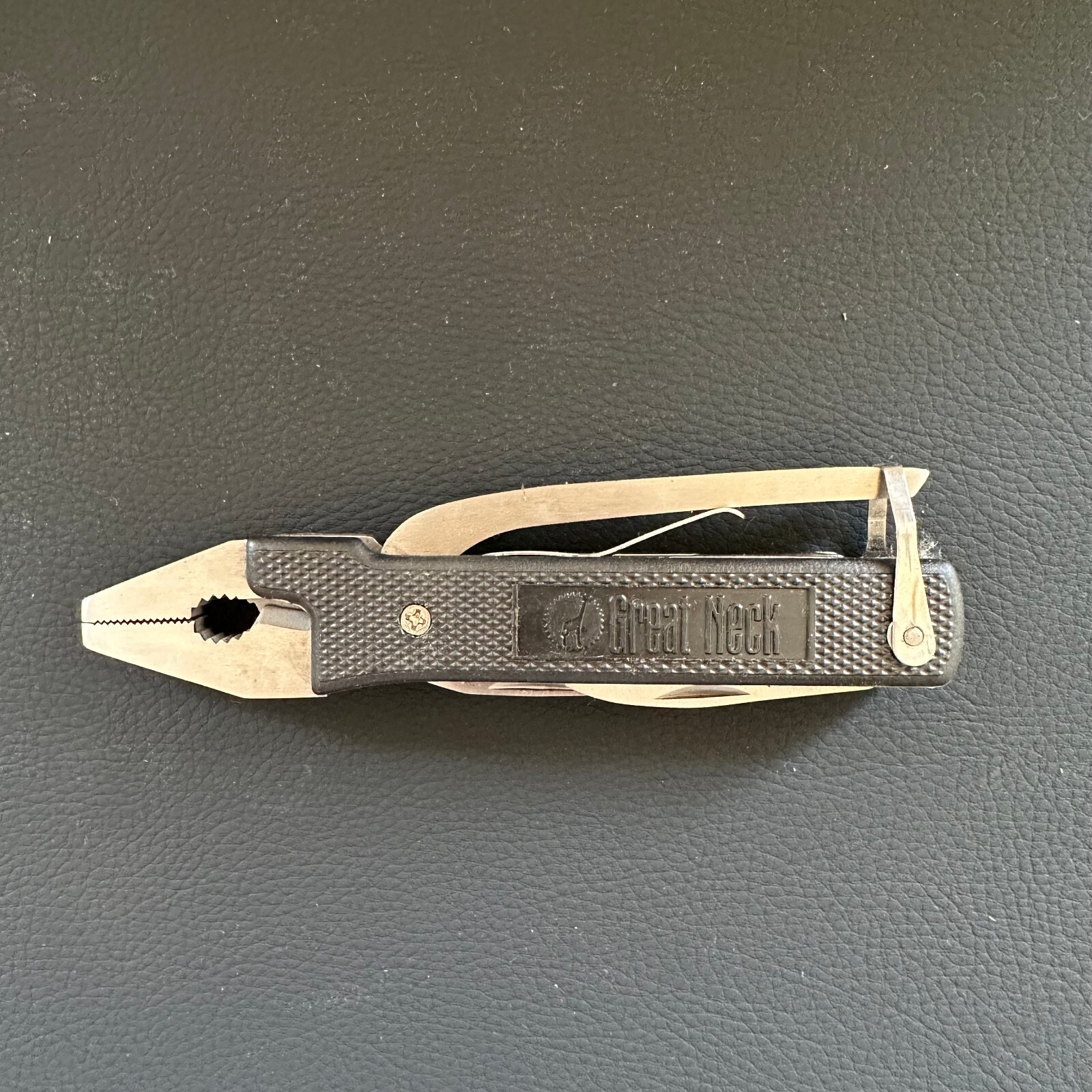 GreatNeck Indoor/Outdoor Multi Tool 11 in 1 w/ Pouch