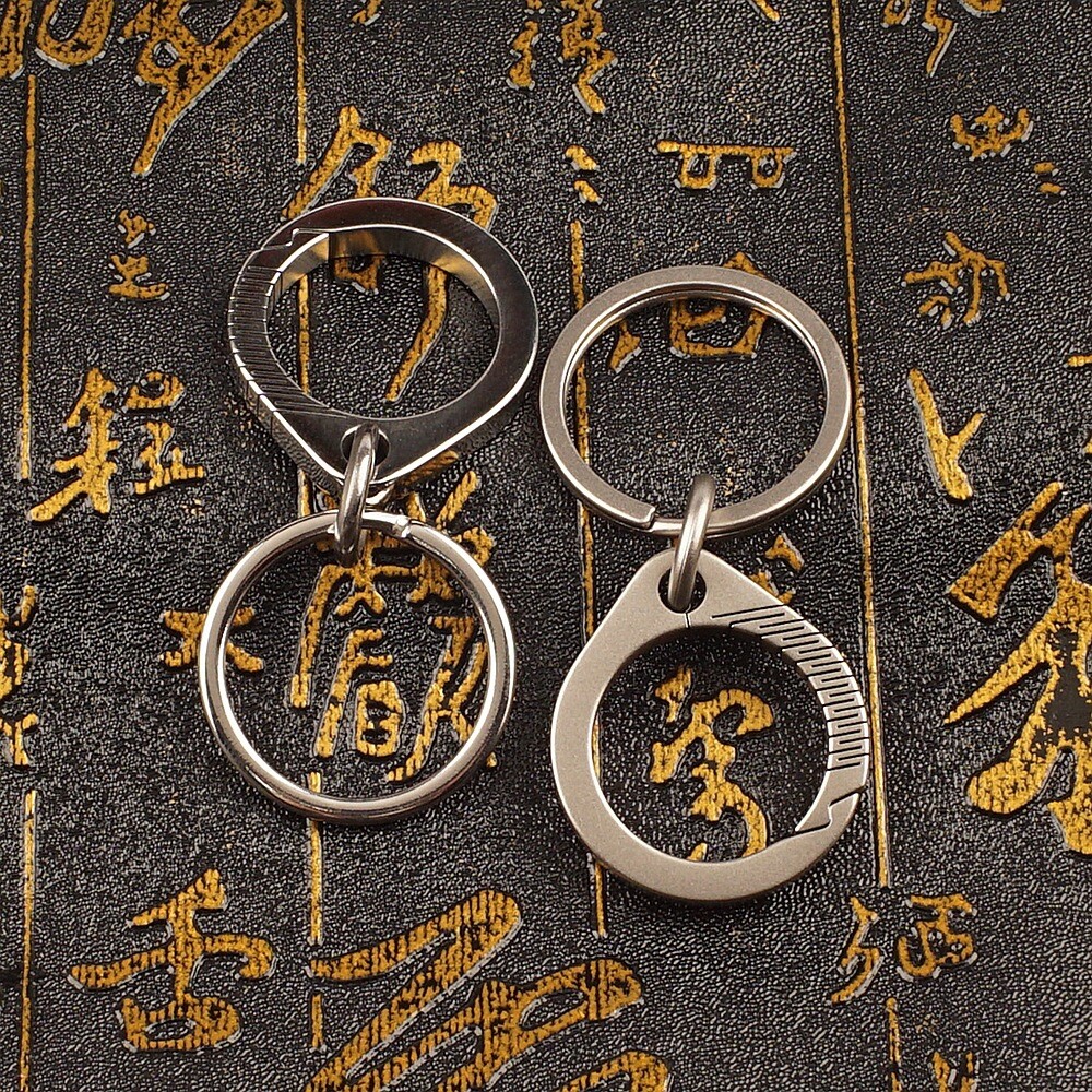 Titanium Alloy Car Keychain Pendant Key Ring Multi outdoor Backpack Key Ch,