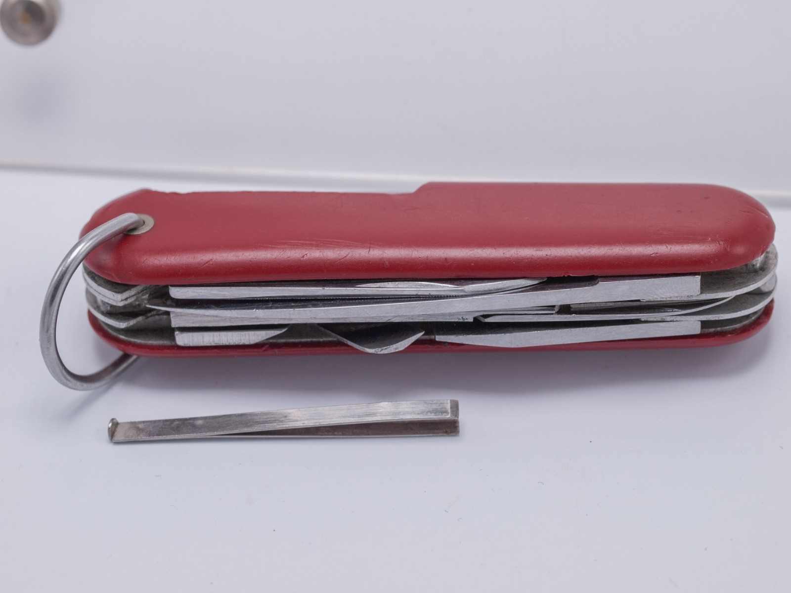 1970s – Wenger Swiss Army Classic 16 85mm Swiss Army Knife w/ Bail – *Read*