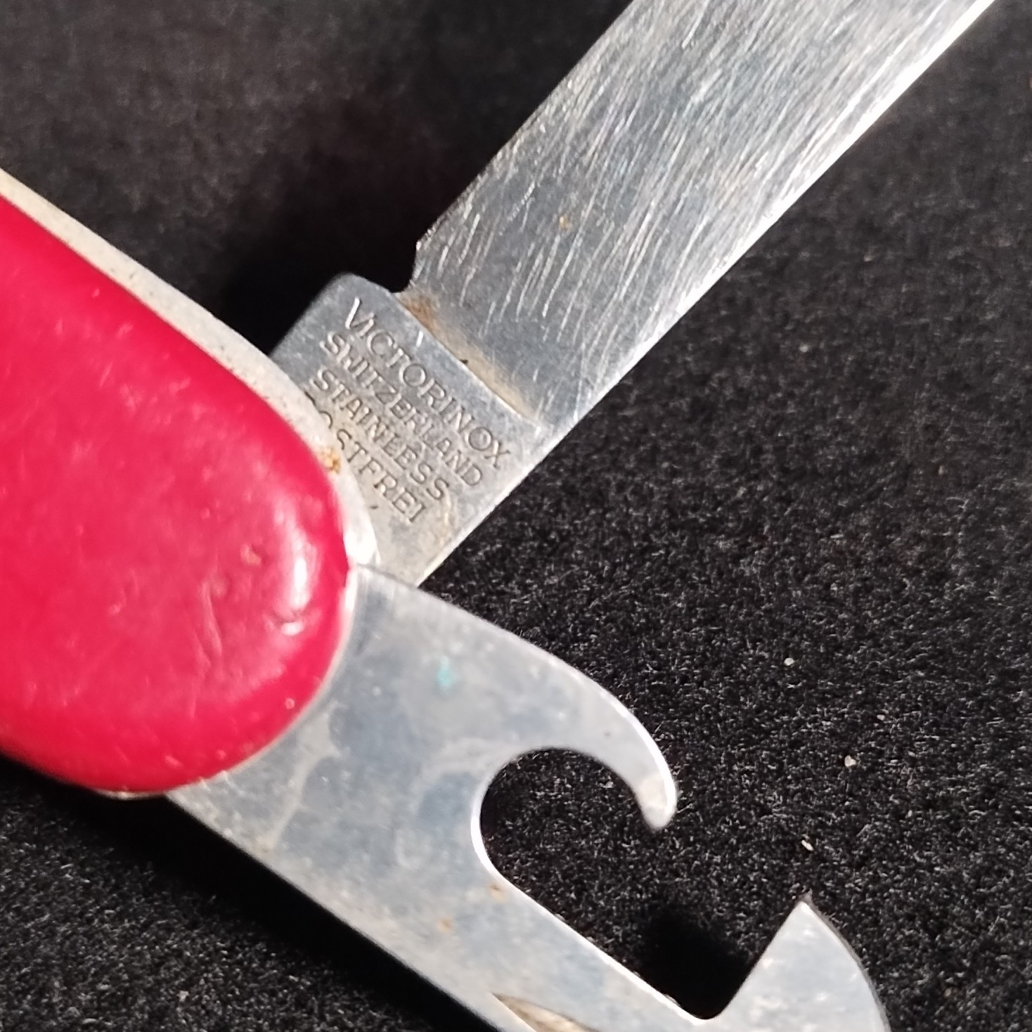 Victorinox Swiss Army Multi-Tool Knife Red Stainless Steel Straight Edge 4 Tools
