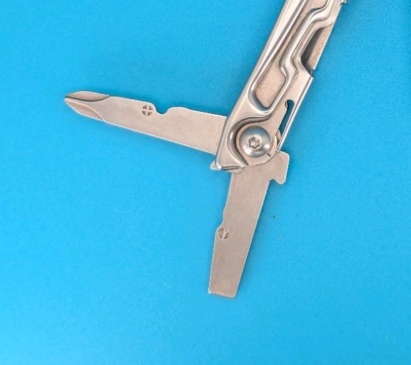 Leatherman Rev 3.8″ Multi-Tool, Stainless!