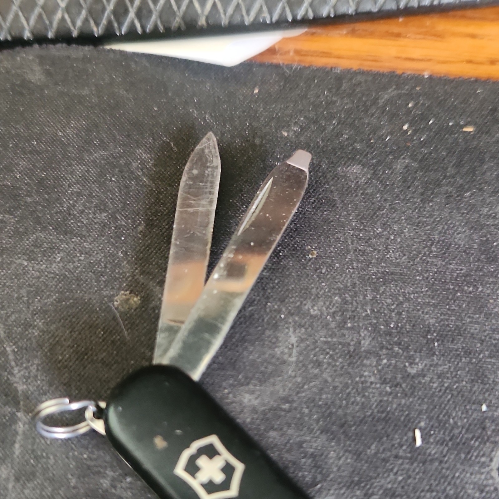 Victorinox Swiss Army Classic Black 3-Tool Multi-Tool Knife/Scissors/Nail File