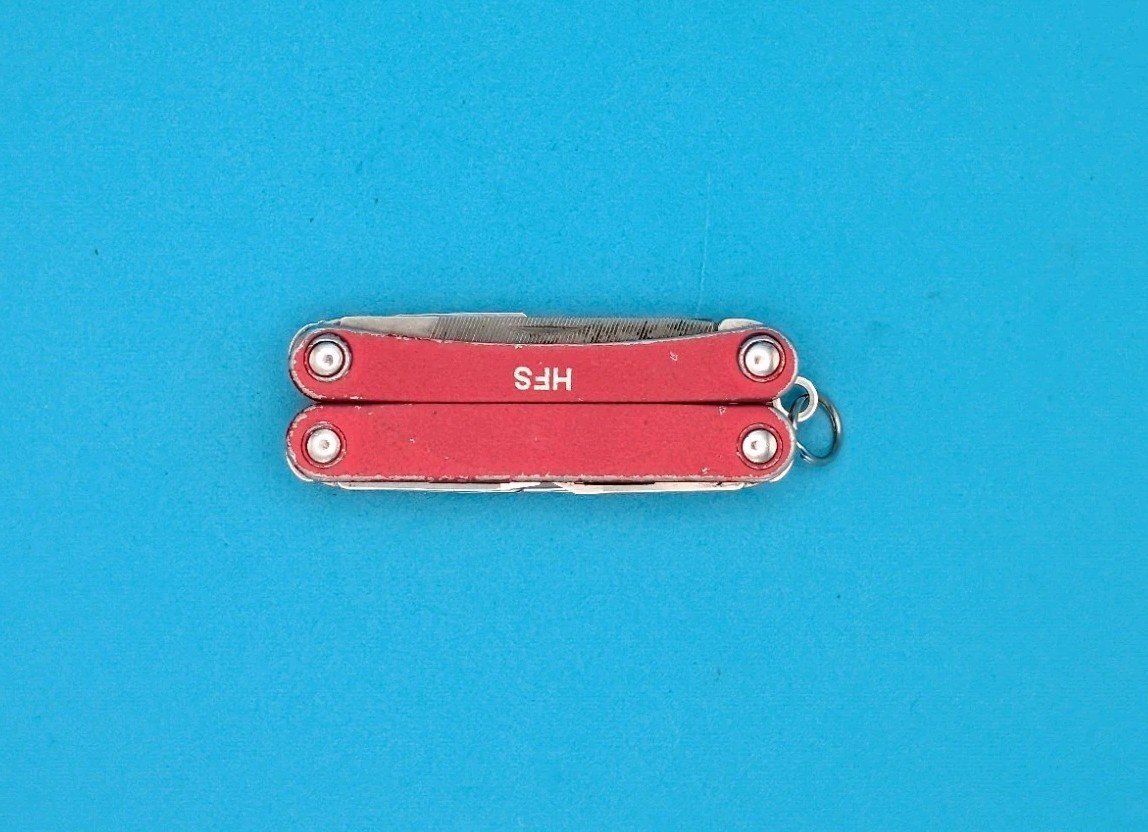 Leatherman SQUIRT PS4 Multi-Tool! *BROKEN PLIERS*