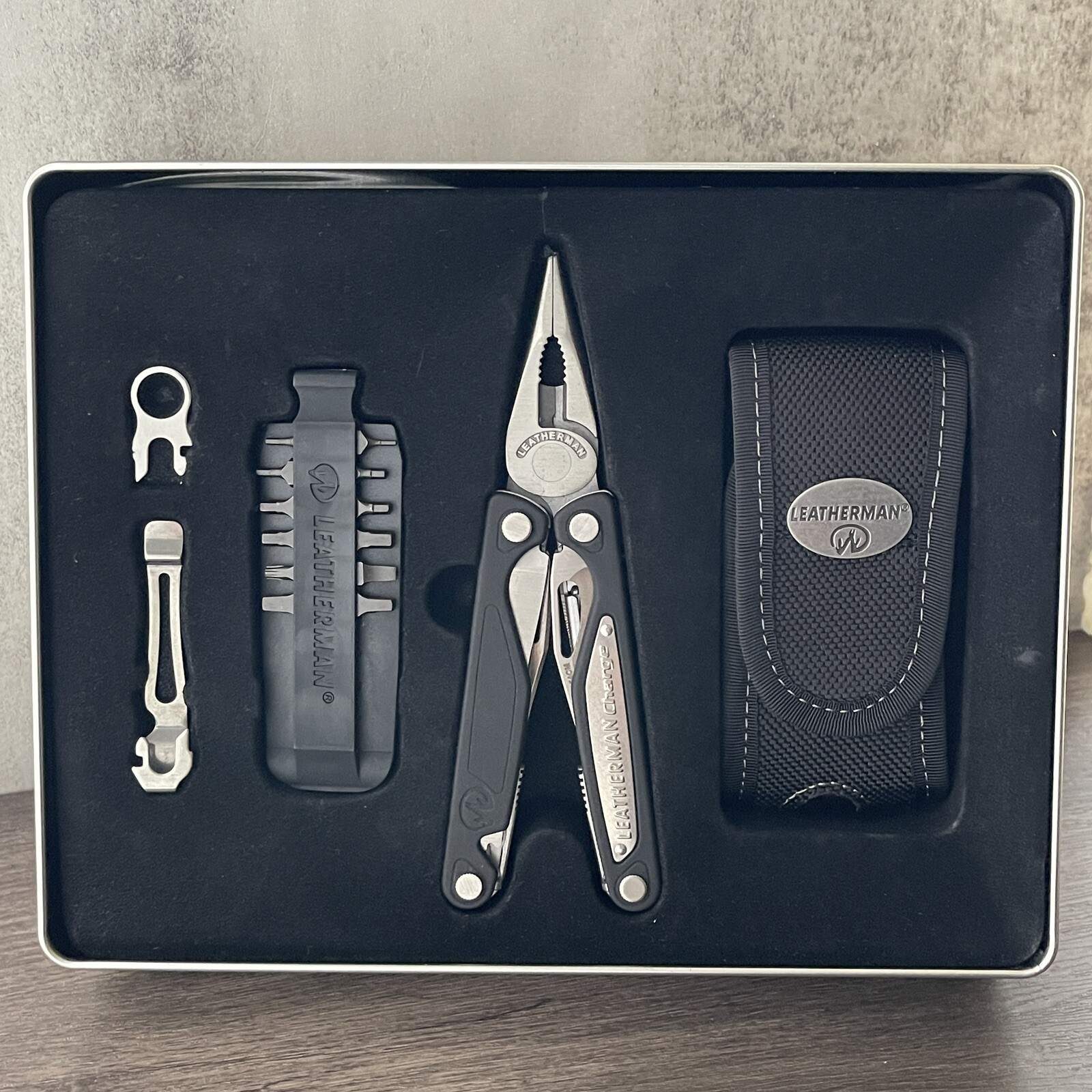 Leatherman Charge AL Multitool in Vintage Metal Gift Box. Made in 2007.