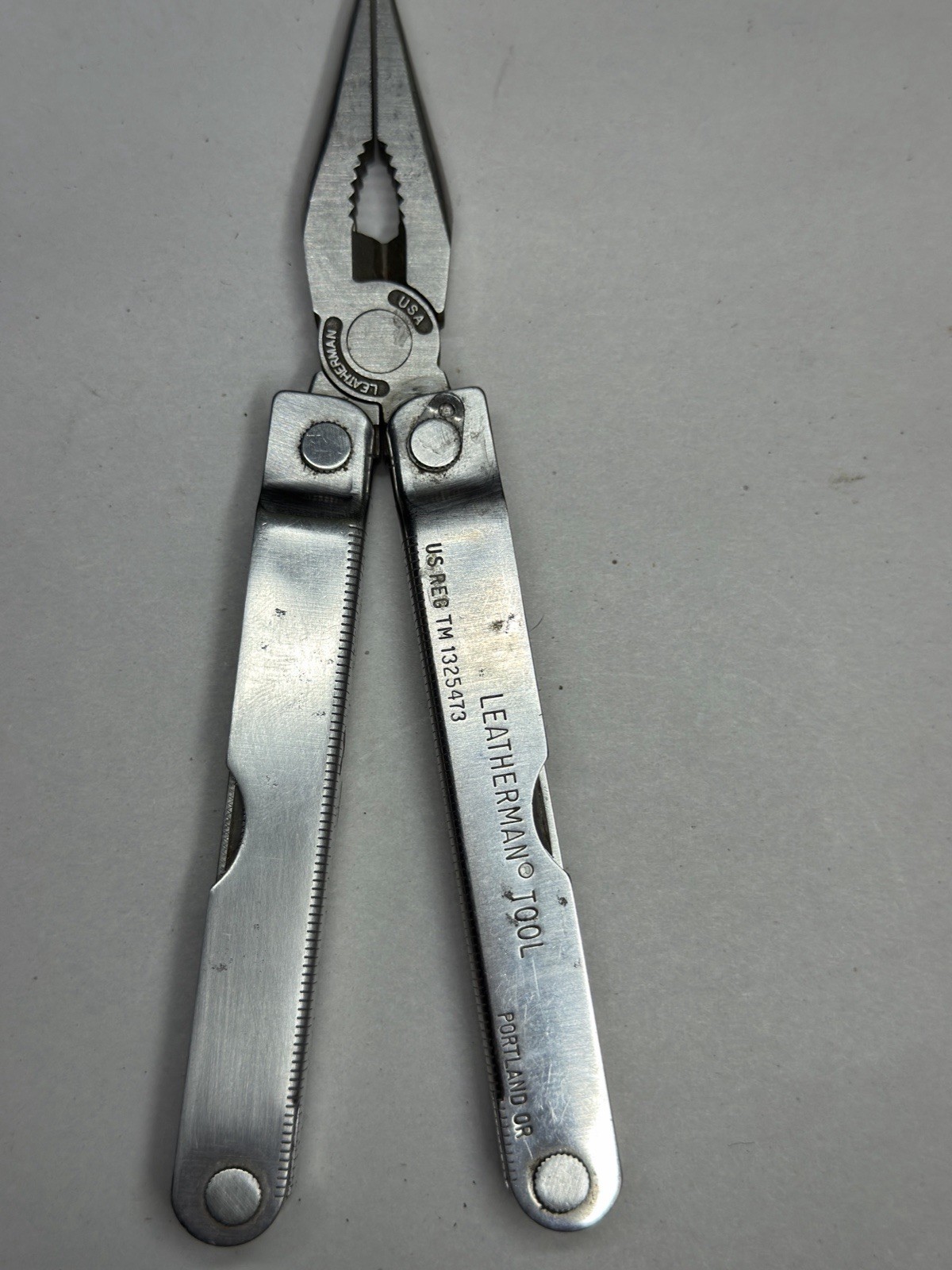 Leatherman Original Multi Tool w Leather Case Portland OR Reg TM 1325473 Vintage