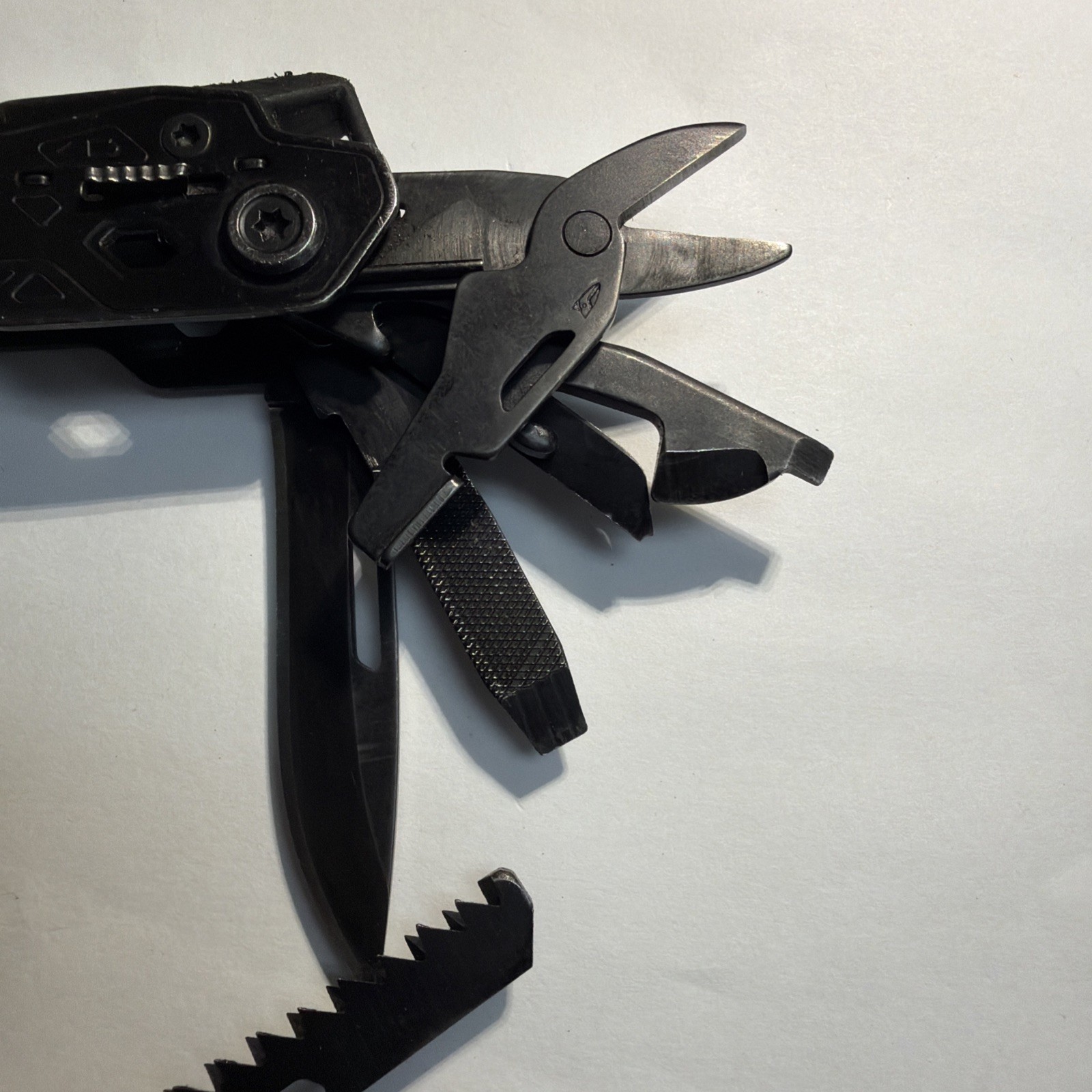 Gerber USA Truss Black Oxide Multi-Tool Pliers Scissors Knife With Belt Pouch.
