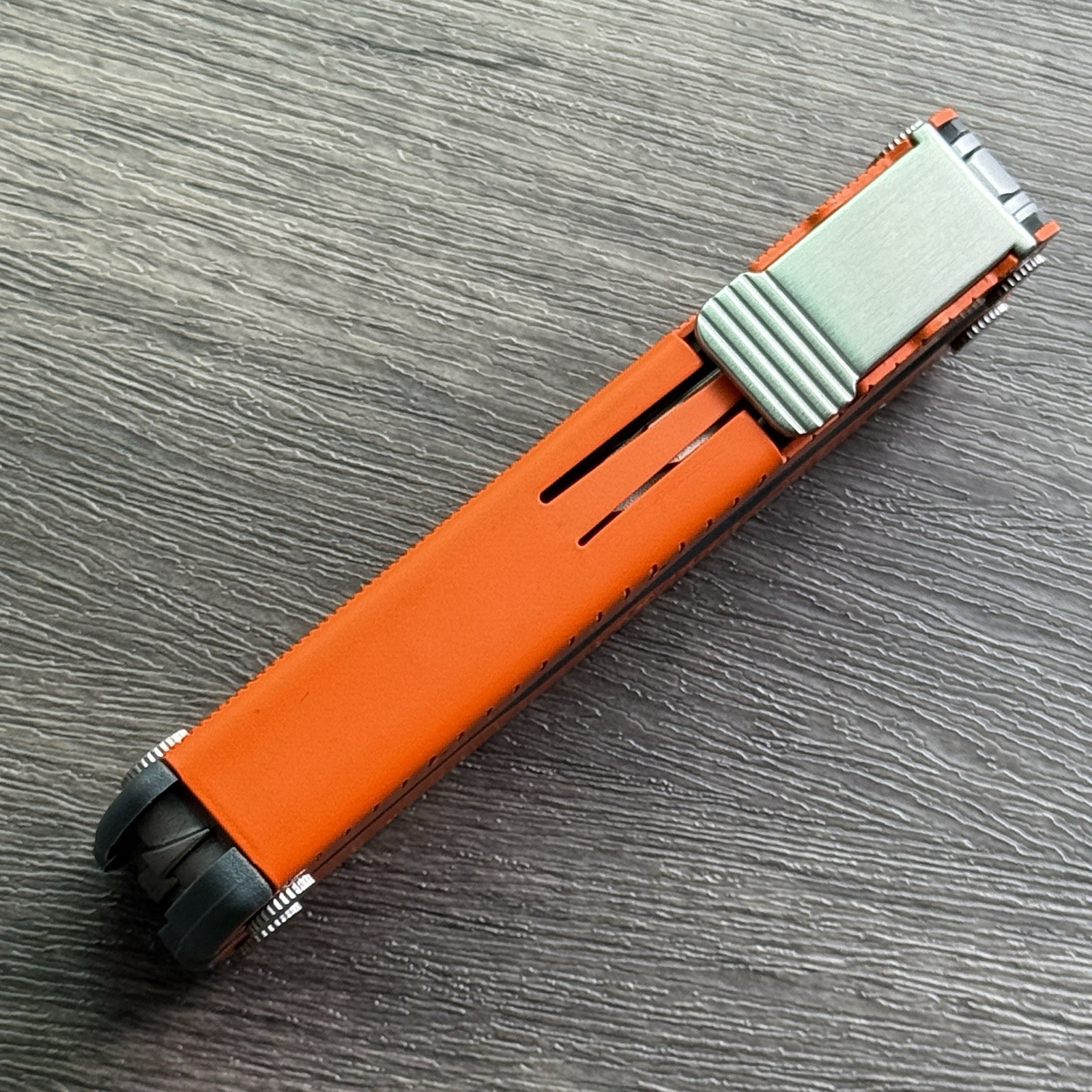 Leatherman Fuse Orange multi tool & Led Lenser H6 Headlight