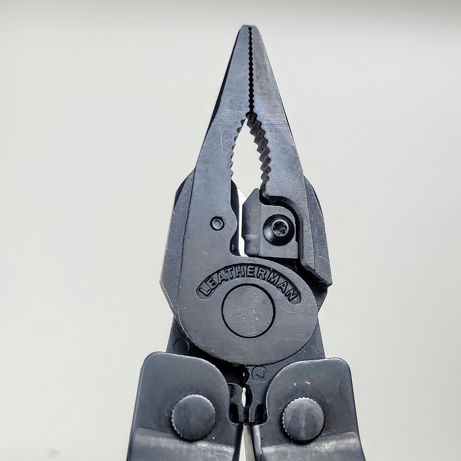 Leatherman Super Tool 300 Black Oxide Multi Tool Pliers Heavy Duty
