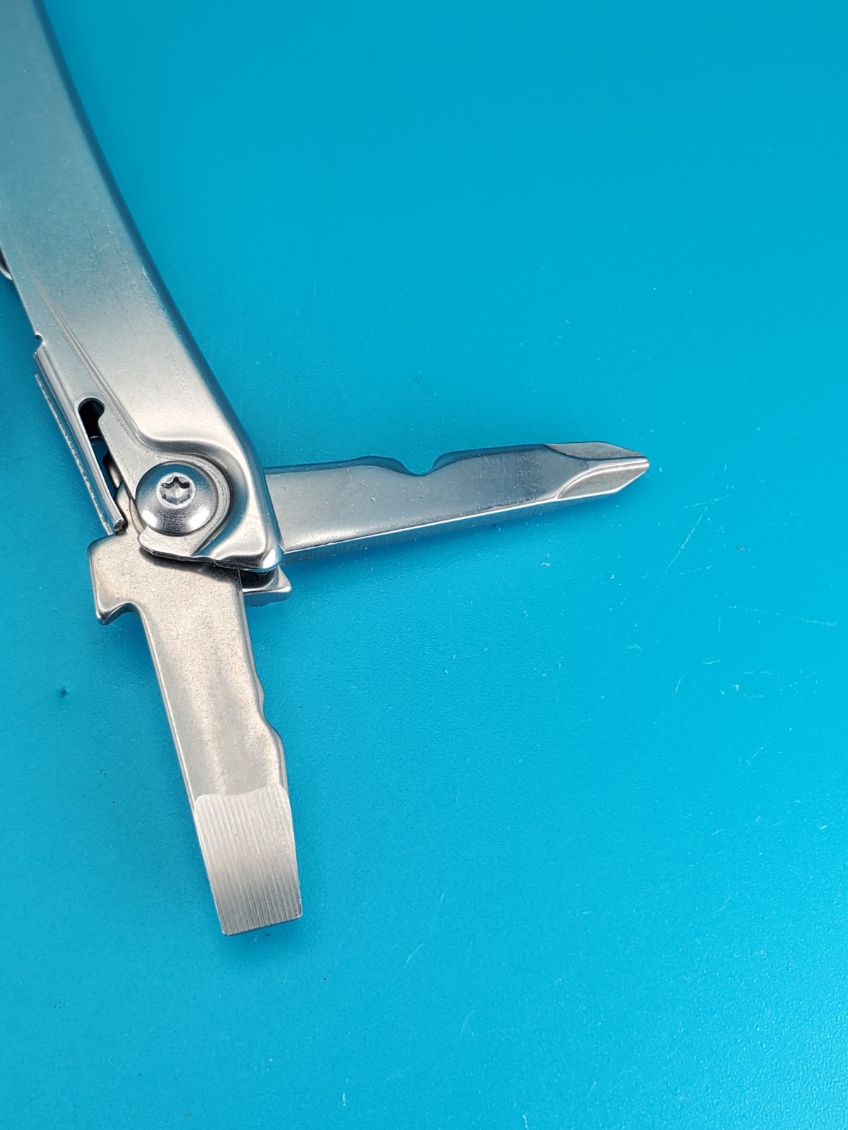 Leatherman Rev 3.8″ Multi-Tool, Stainless!