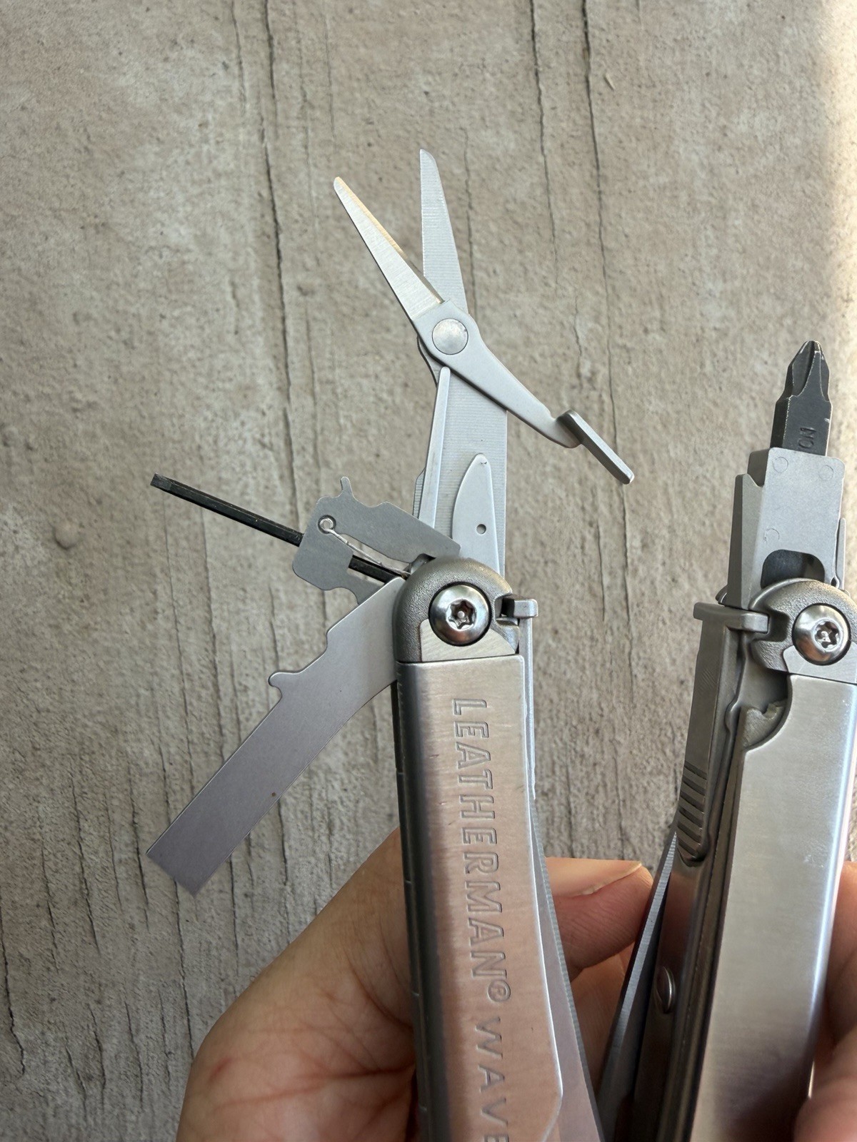 LEATHERMAN WAVE STAINLESS STEEL FOLDING MULTI TOOL IN LEATHER POUCH/CASE, EXC