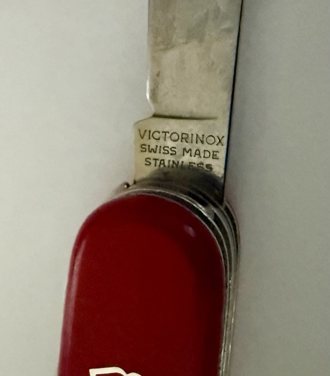 Victorinox Swiss Army Red Multi-Tool Plain Edge w/ Keyring, Scissors & Corkscrew
