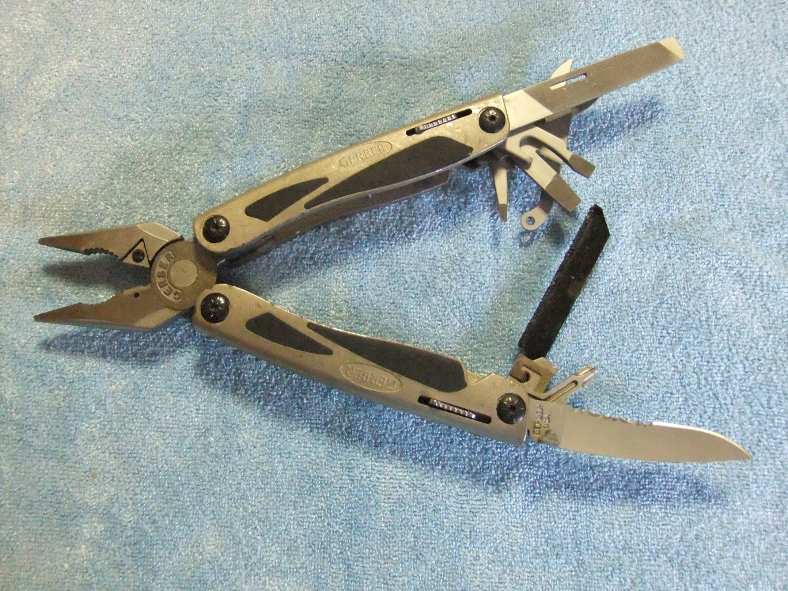 Gerber 800 Legend™ (08239) Model Multi-Plier – Heavy Duty, Full-Size Tool