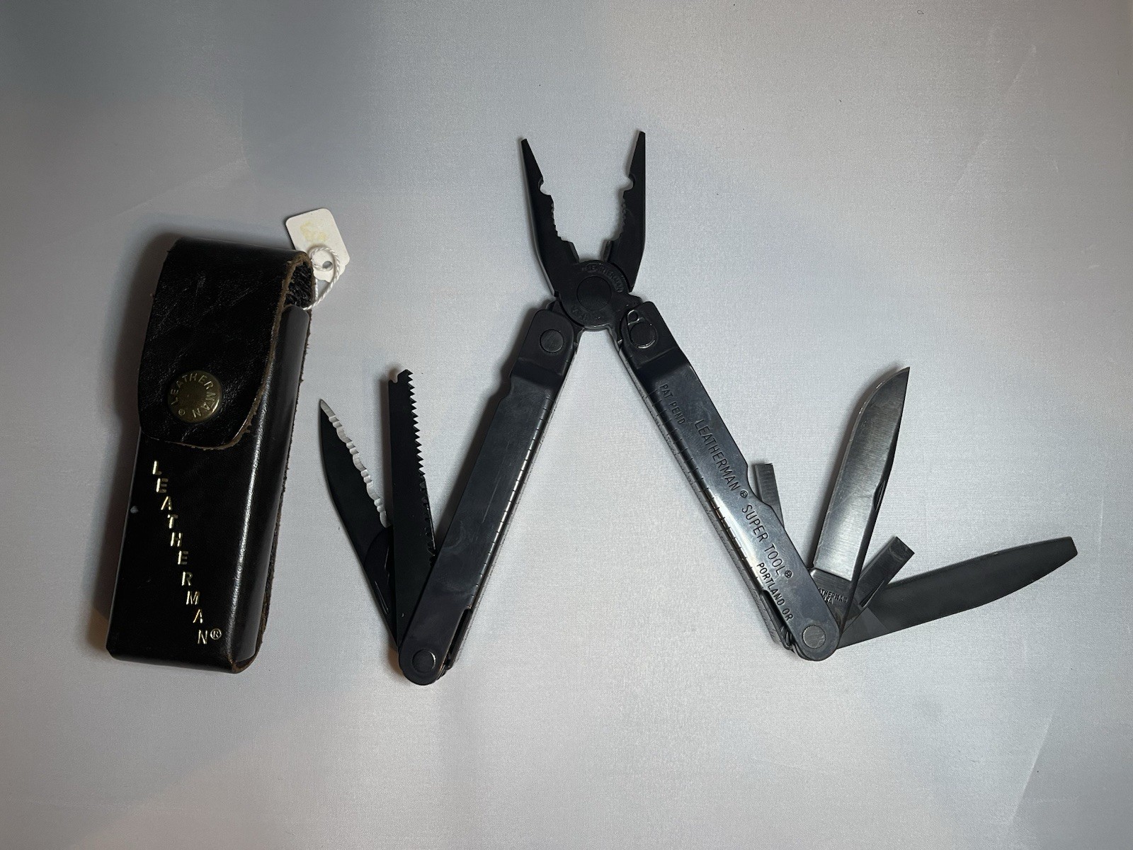LM160 Leatherman Super Tool Black DLC Finish W/ Sheath