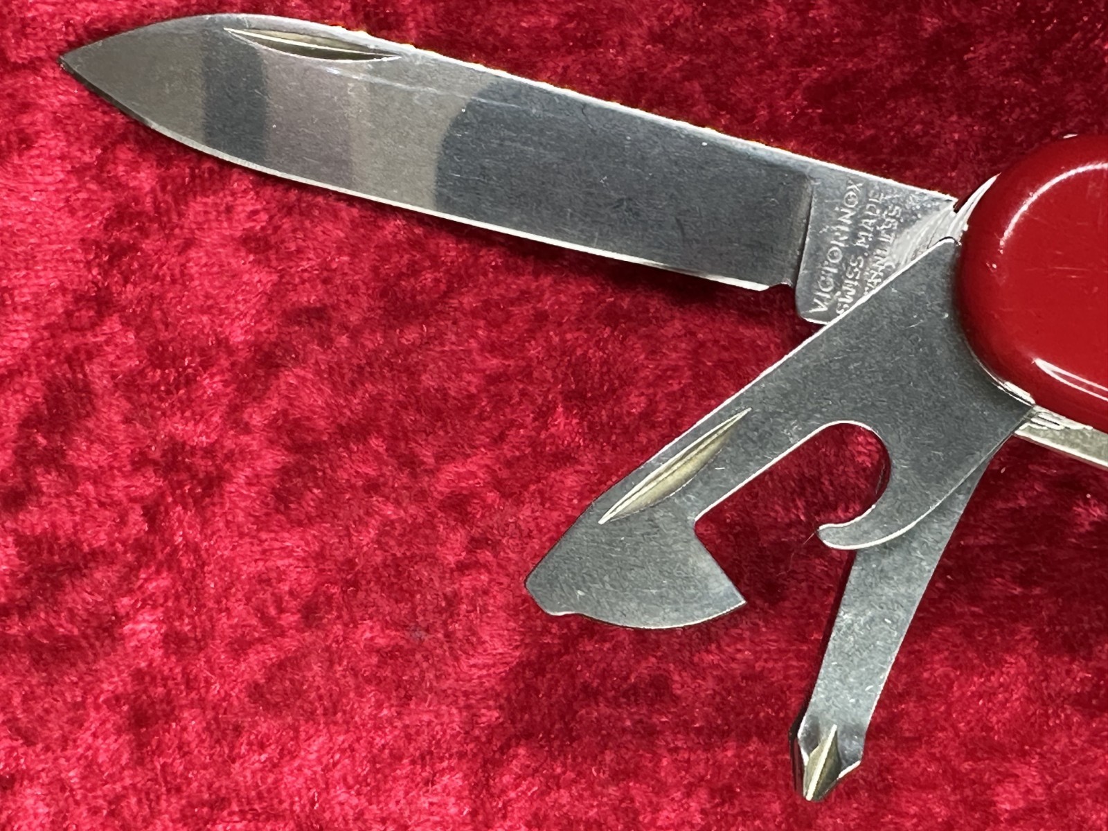 Victorinox SwissChamp Red Swiss Army Knife 91mm 33 Function 22 Tool 8 Layer($55)