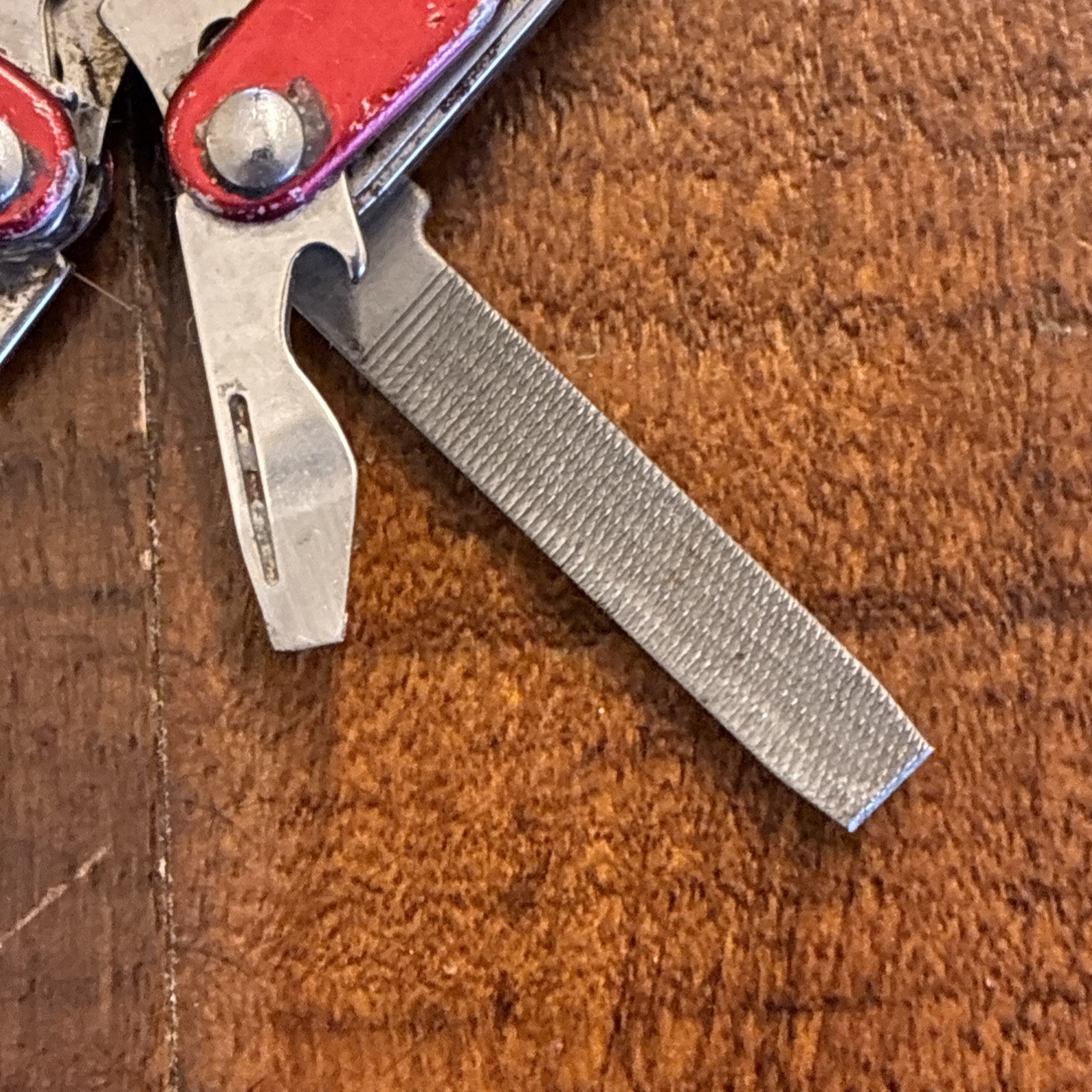 Leatherman Squirt “Radio Shack” E4 Multi-Tool w/Wire Strippers – Very Good