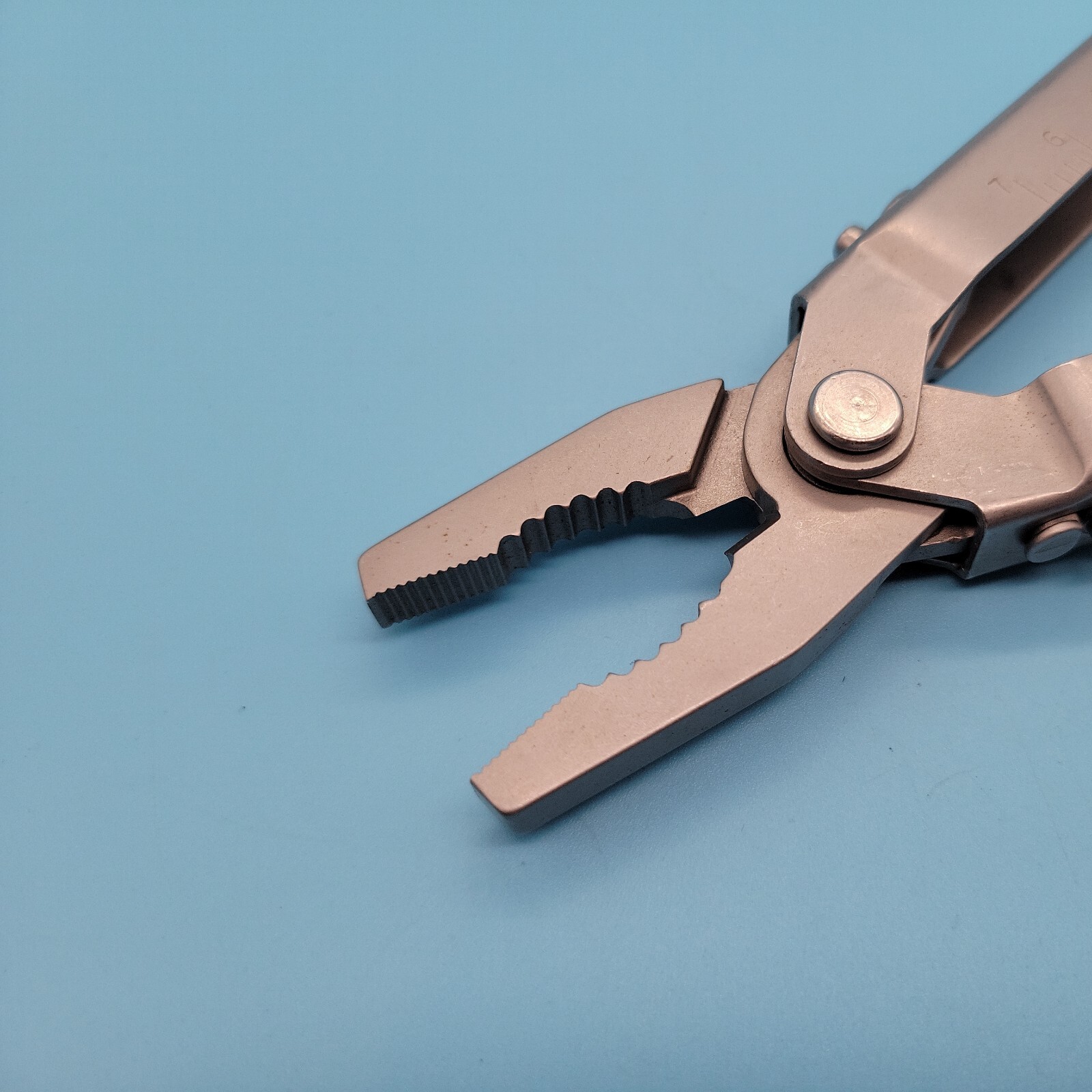Gerber USA MP600 Multi-Tool Gray Blunt Nose Pliers Screwdrivers Knife – Vintage