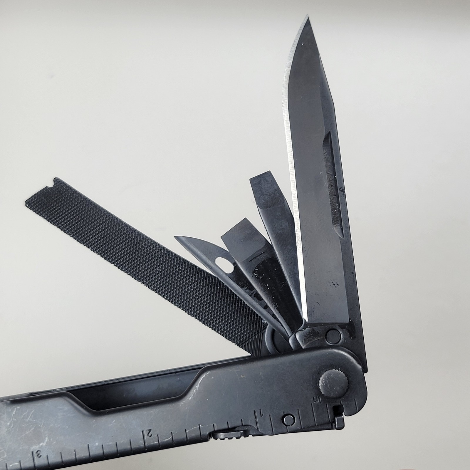 Leatherman Super Tool 300 Black Oxide Multi Tool Pliers Heavy Duty