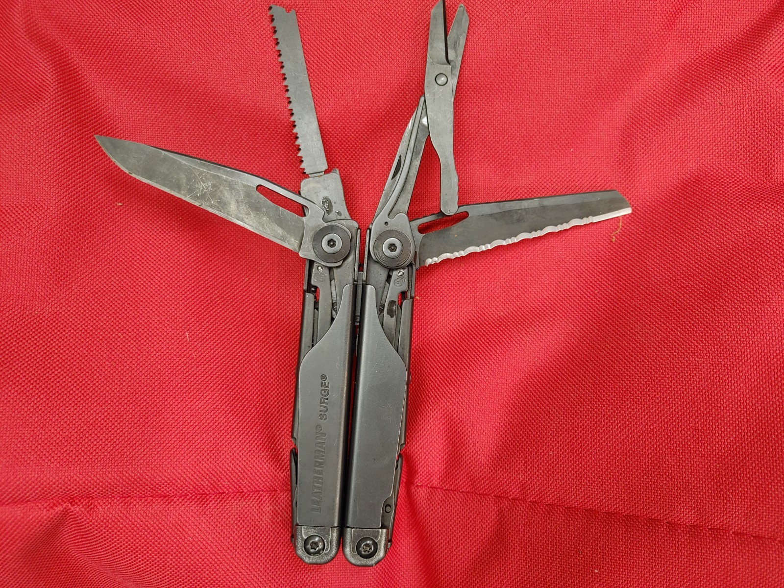 Leatherman Surge Heavy Duty Multi-Tool! GOOD WORKING CONDITION! BLACK OXIDE!