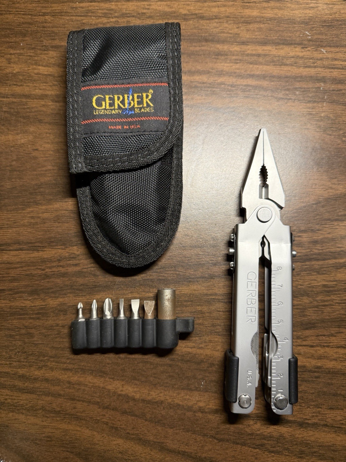 GERBER LEGENDARY BLADES USA MULTITOOL MP600 W/ SHEATH AND BITS