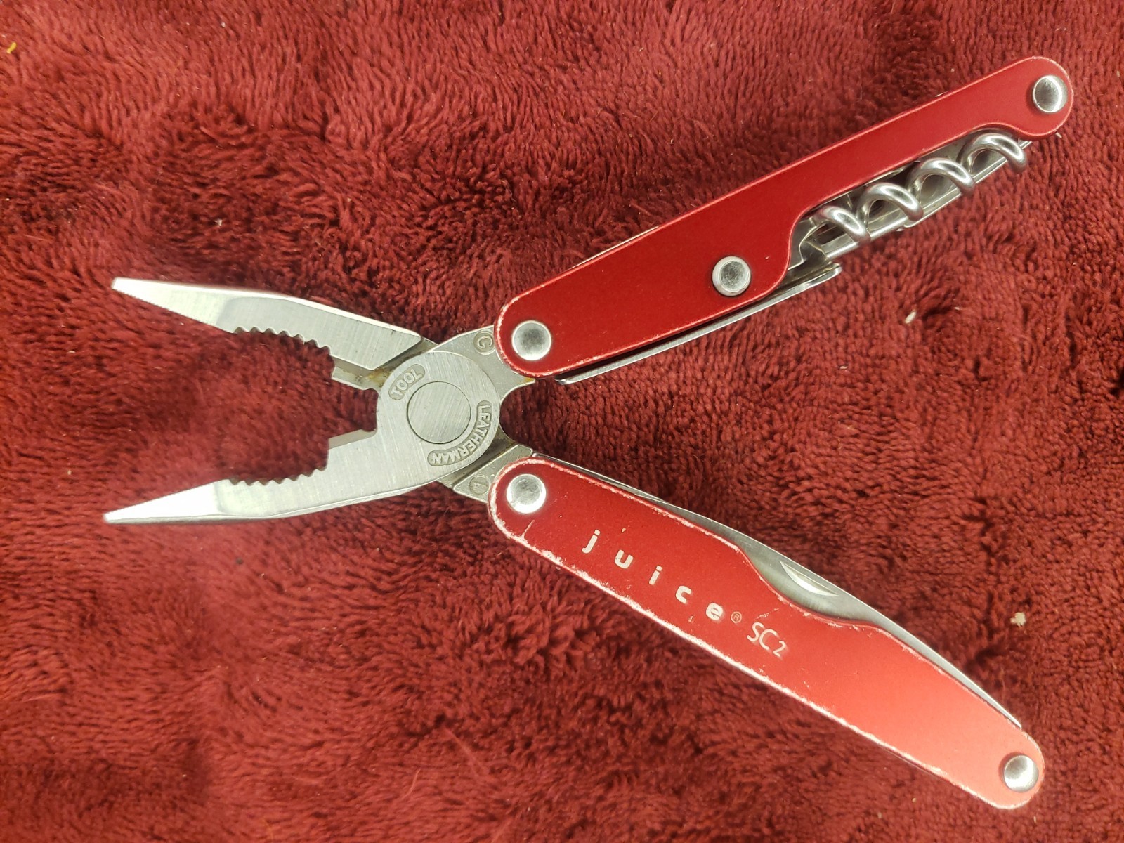 Leatherman Juice SC2 Red Retired Knife Multi Tool! RARE Read