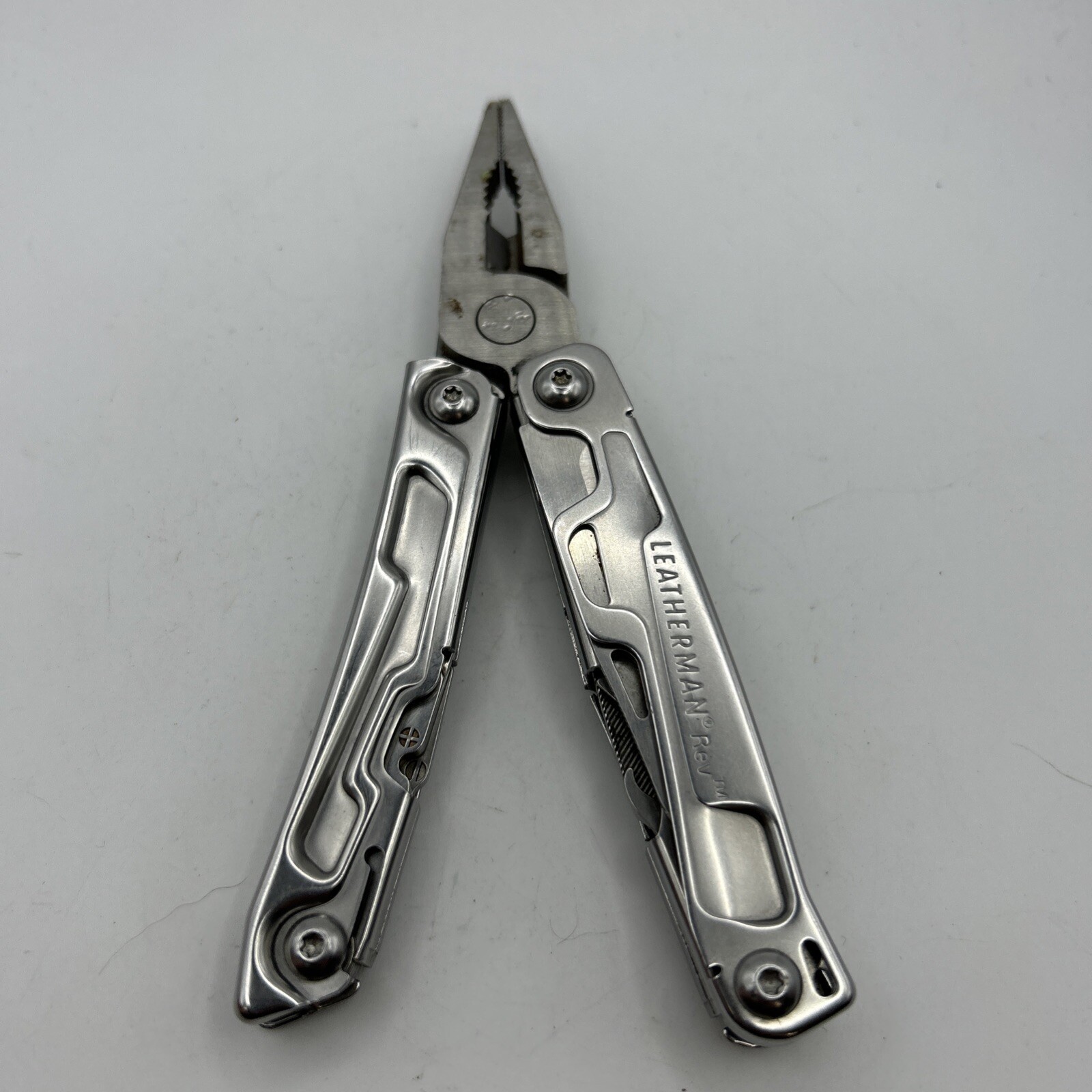 Leatherman Rev 3.8″ Stainless Steel Multi-Tool W/Carry Clip Very Good USED Tool
