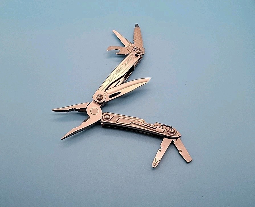 Leatherman Bolster Multi-Tool – Pliers, Knife, File, Screwdrivers, Bottle Opener