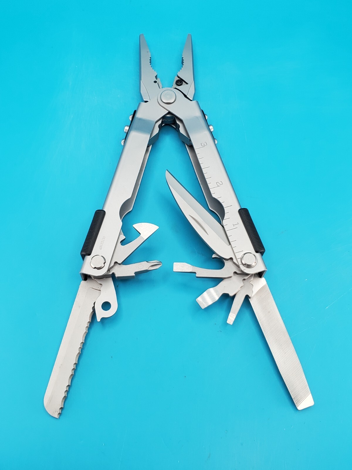 Gerber MP600 Silver Multi-Tool Needle Nose Pliers! EXCELLENT!