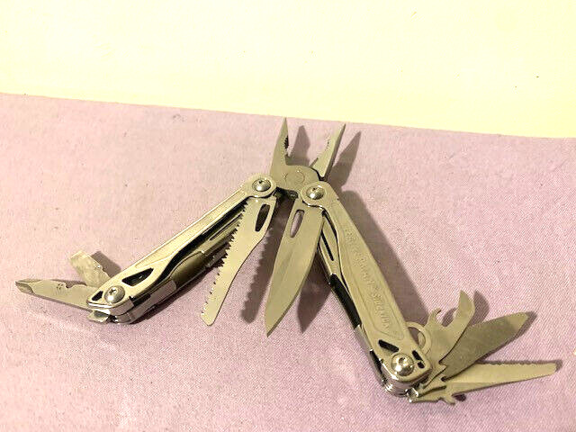 Leatherman SideKick Multi-Tool With Pocket Clip 420HC Stainless Steel–Great