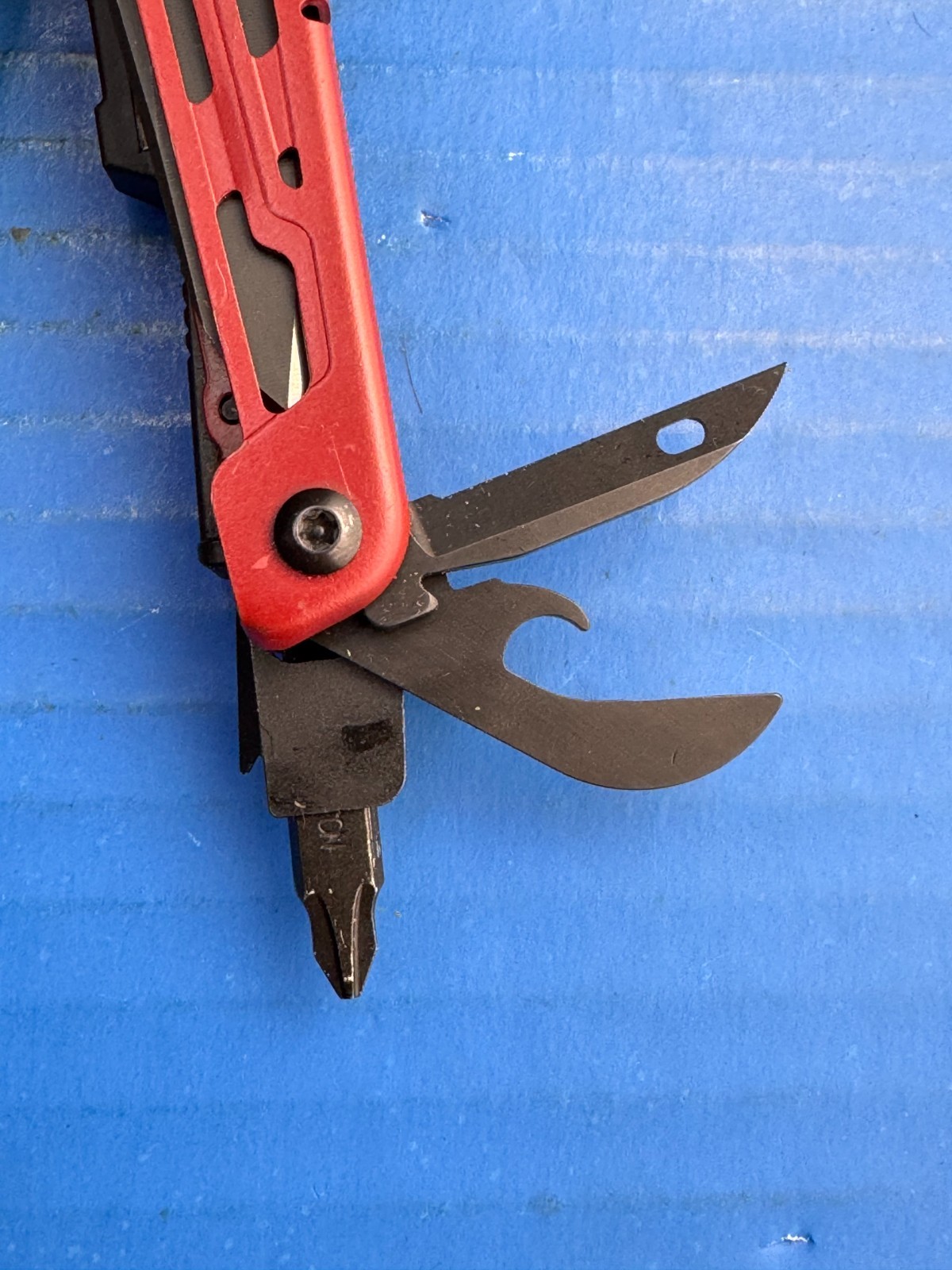 Leatherman Signal Multi-Tool Stainless – Various Colors