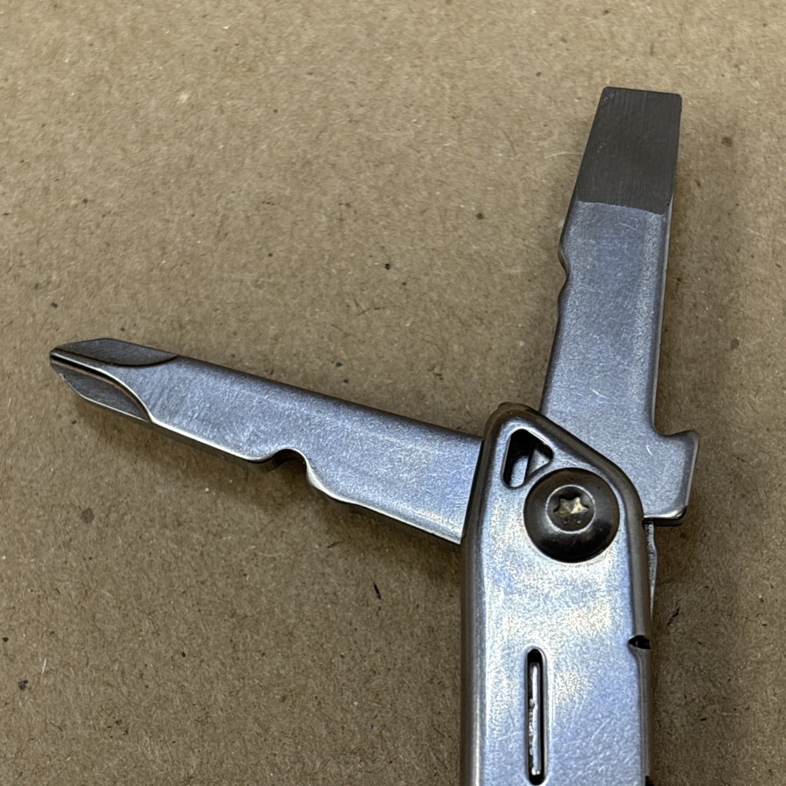 Leatherman Wingman multi-tool with pocket clip USA Company Logo Thinkbank.com