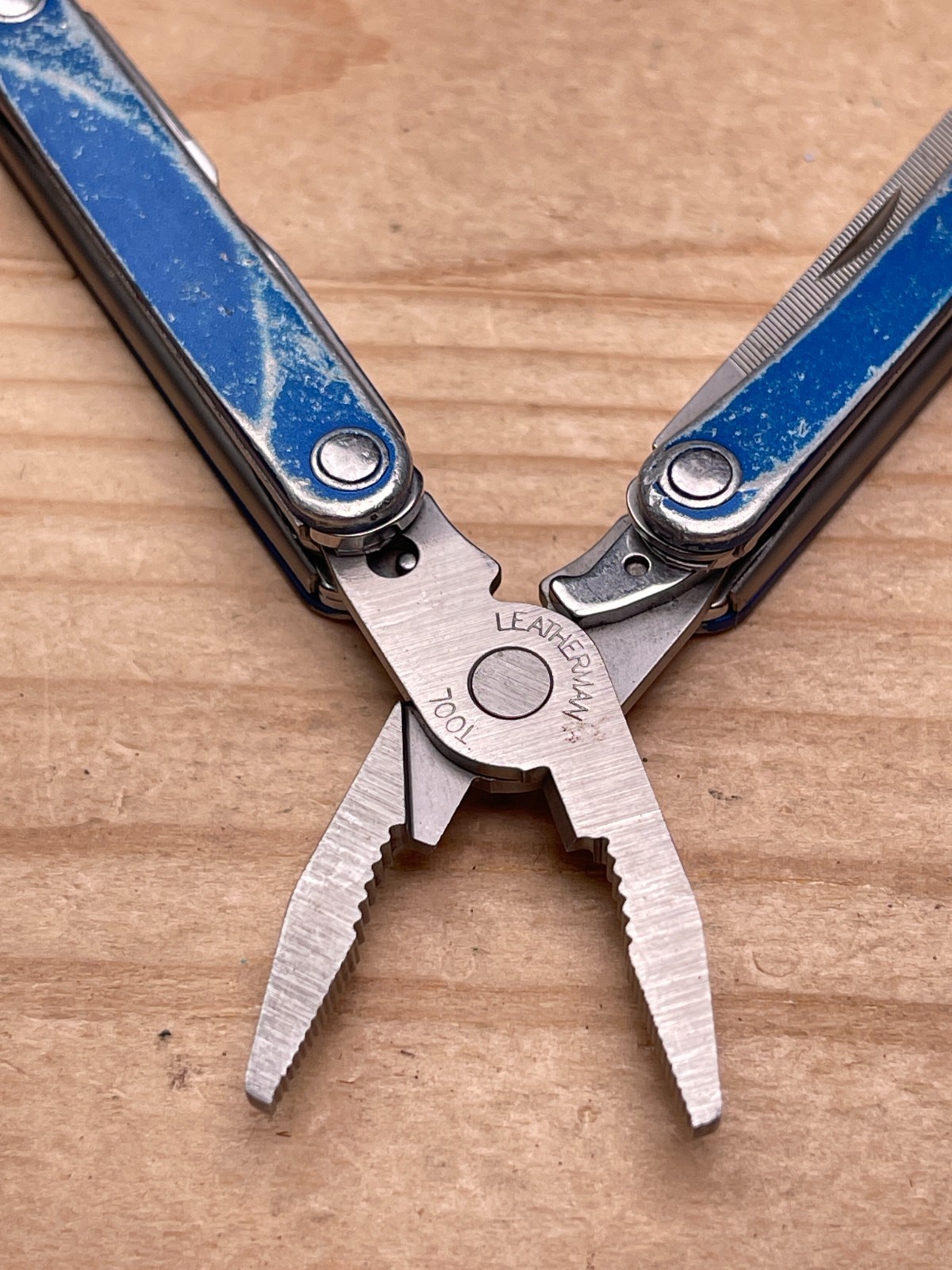 Leatherman Squirt PS4 Blue Multi-tool Knife – Broken Scissors Spring – Retired