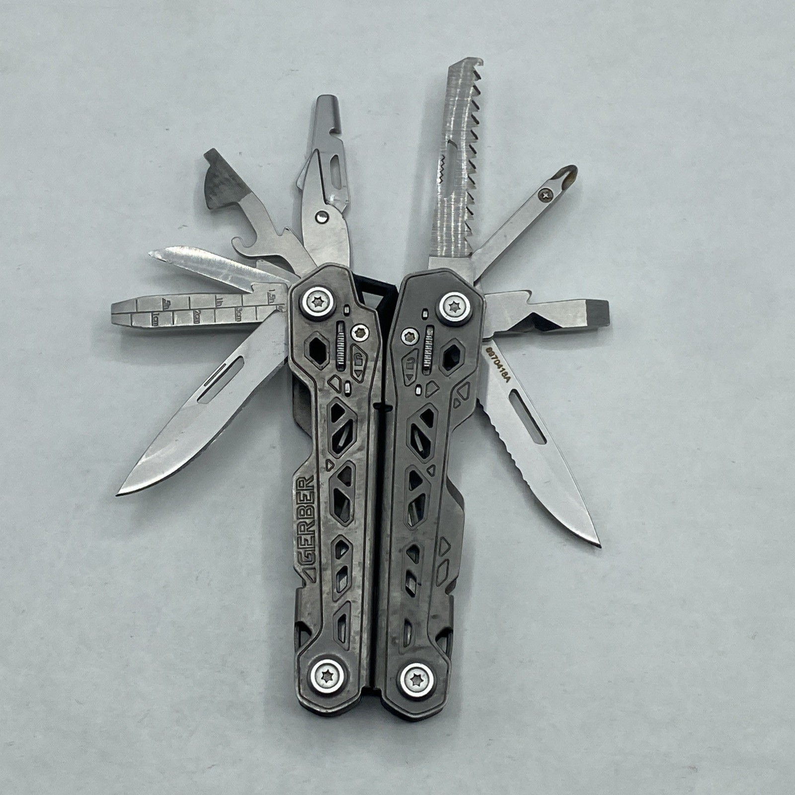 Gerber Truss Multi Tool with Sheath – Gray