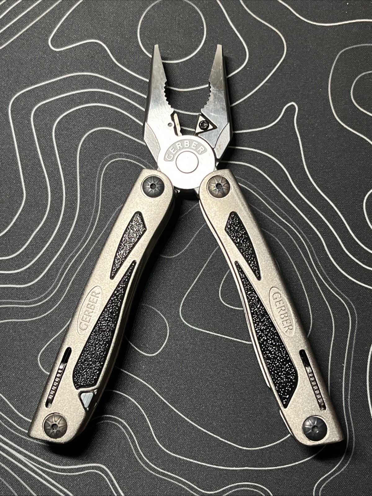 Gerber MP800 Legend Multi Tool RemGrit Saw & Fiskers Scissors – Gerber USA